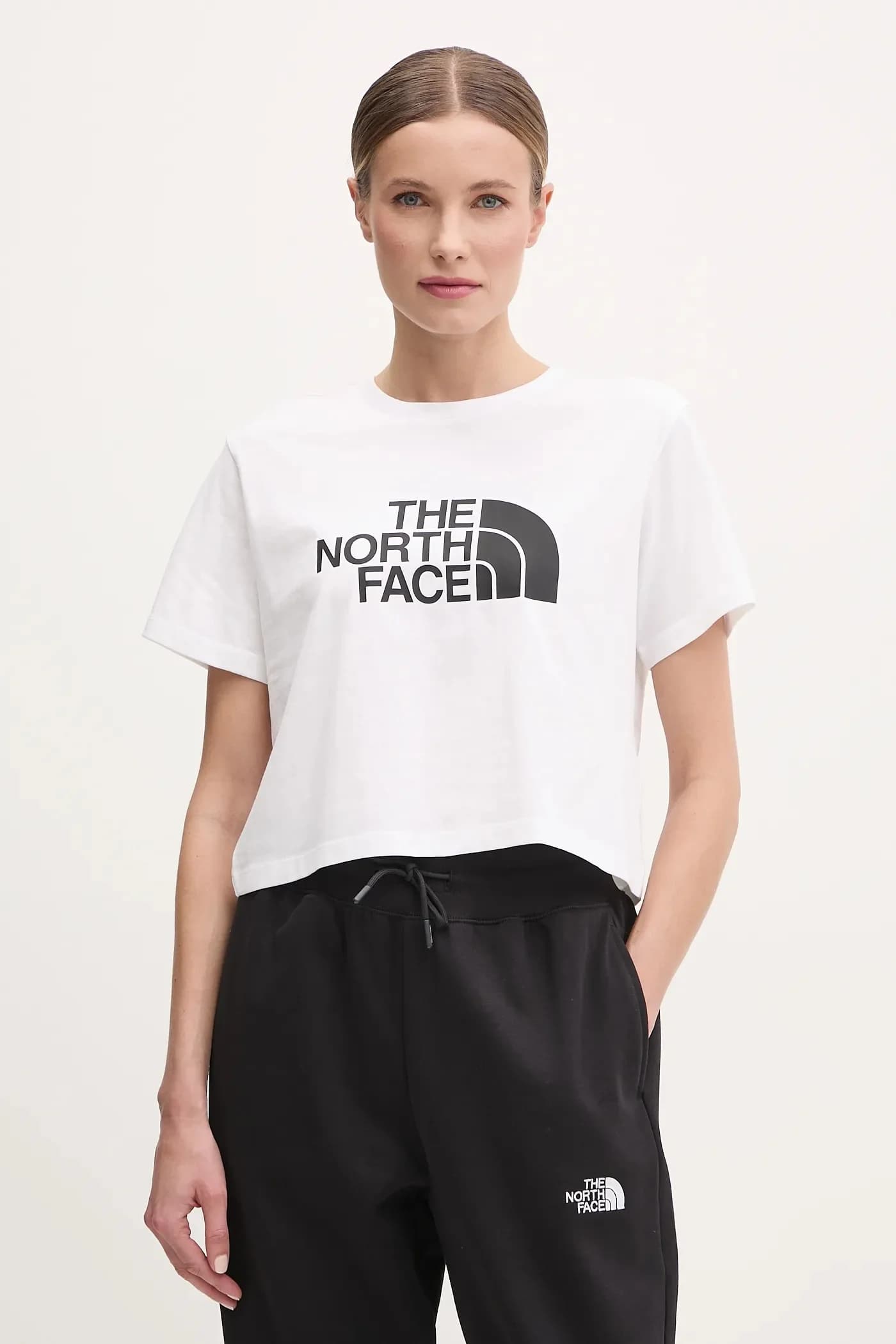 Легкая непринужденная футболка