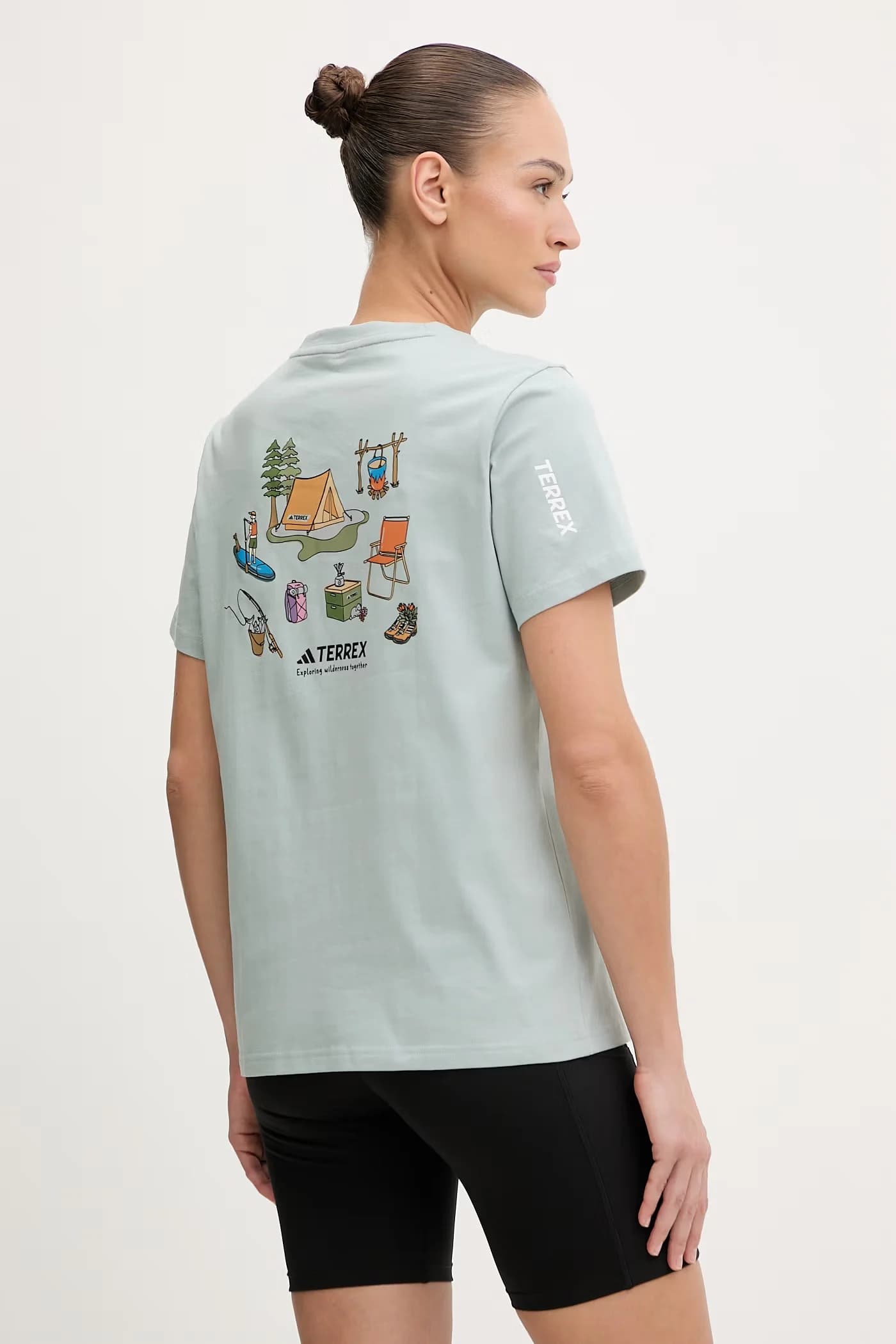 Спортивная футболка