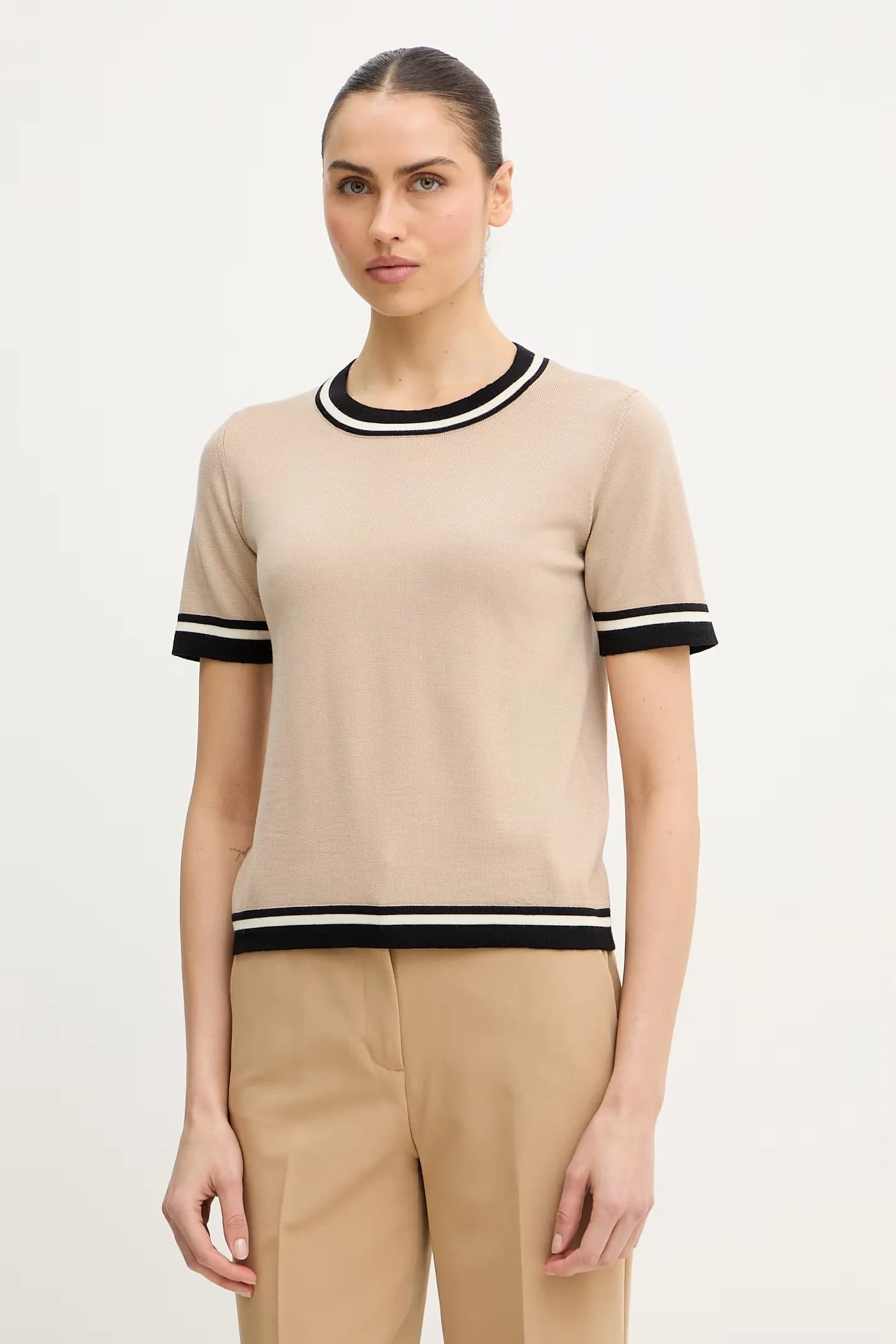 Шерстяная футболка Mielina