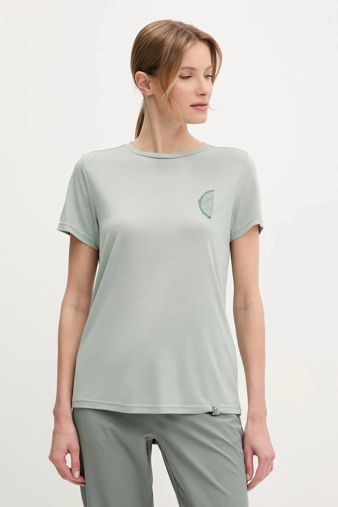 Футболка с руной