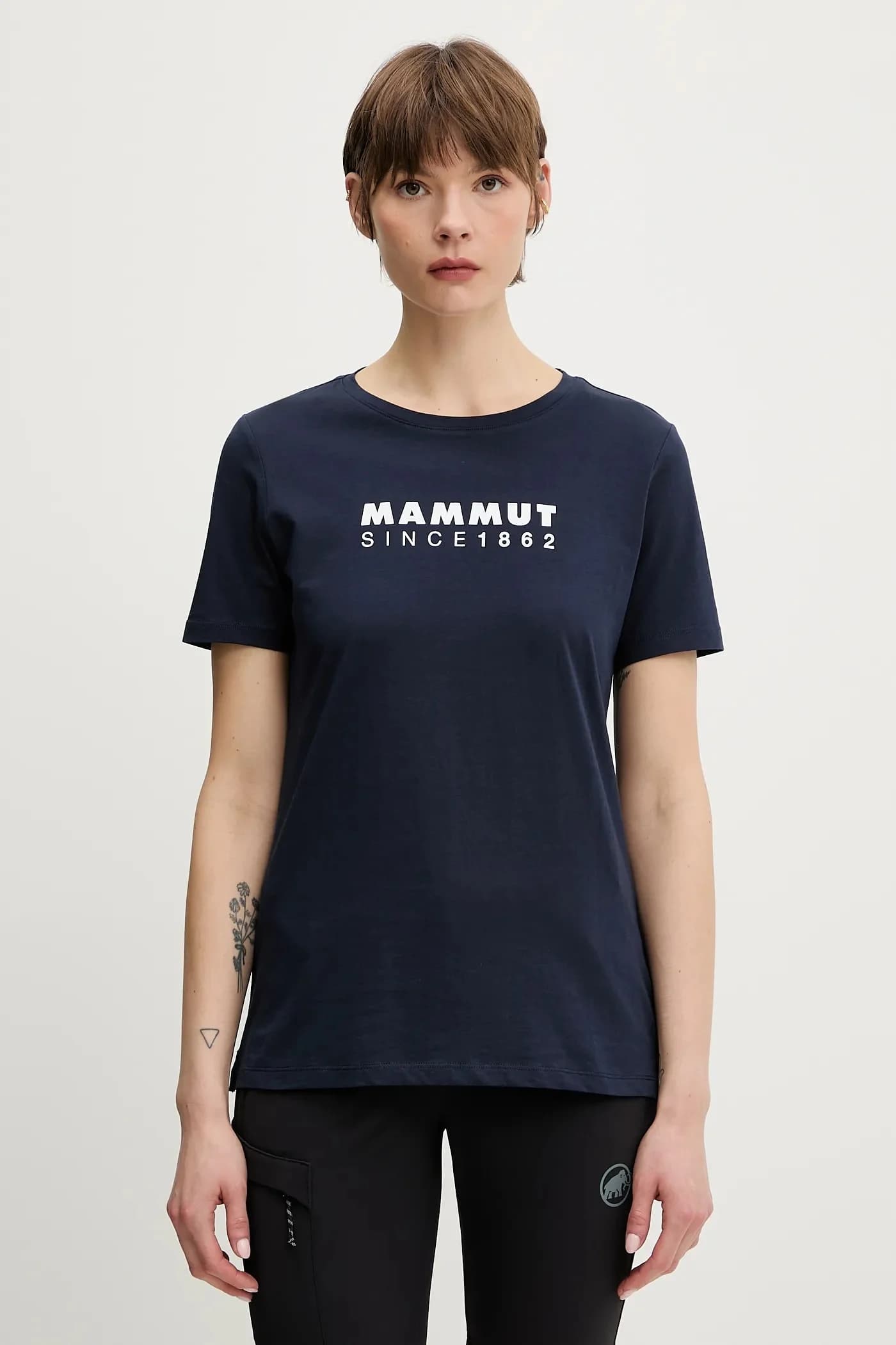 Спортивная футболка