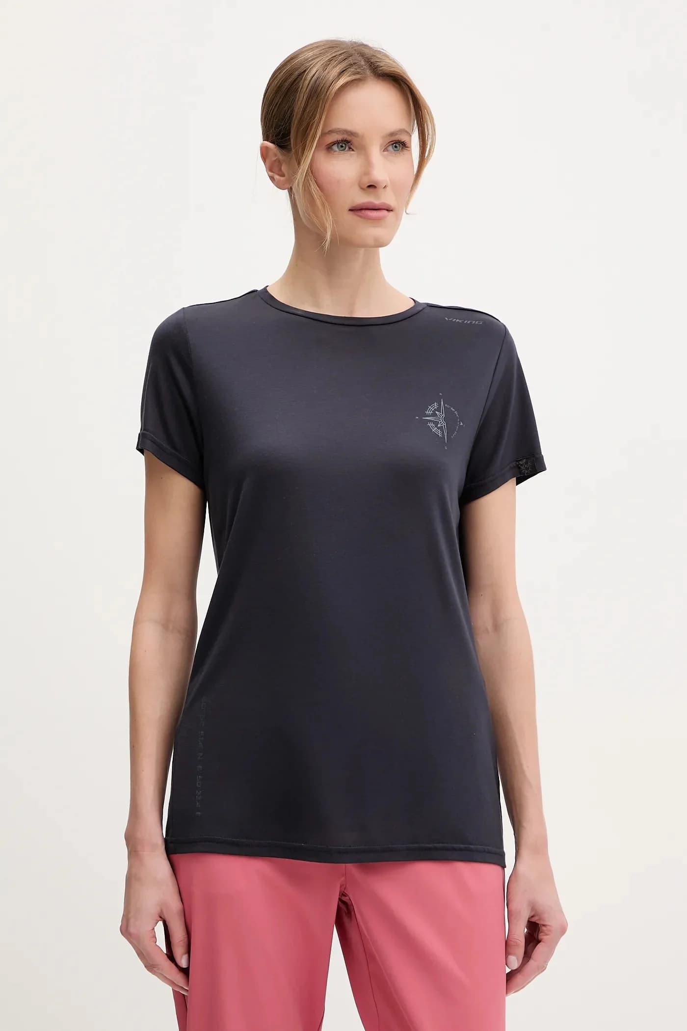 Футболка с руной