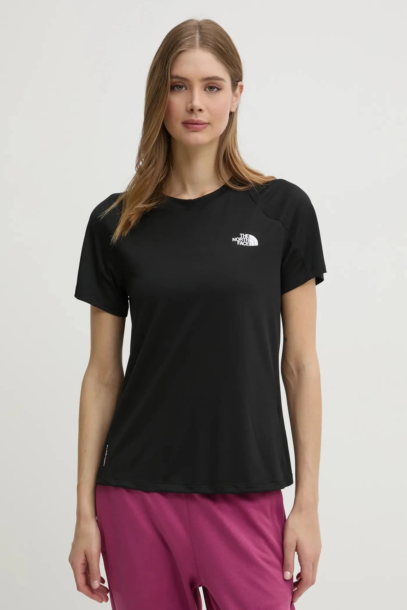 Гибкая спортивная футболка