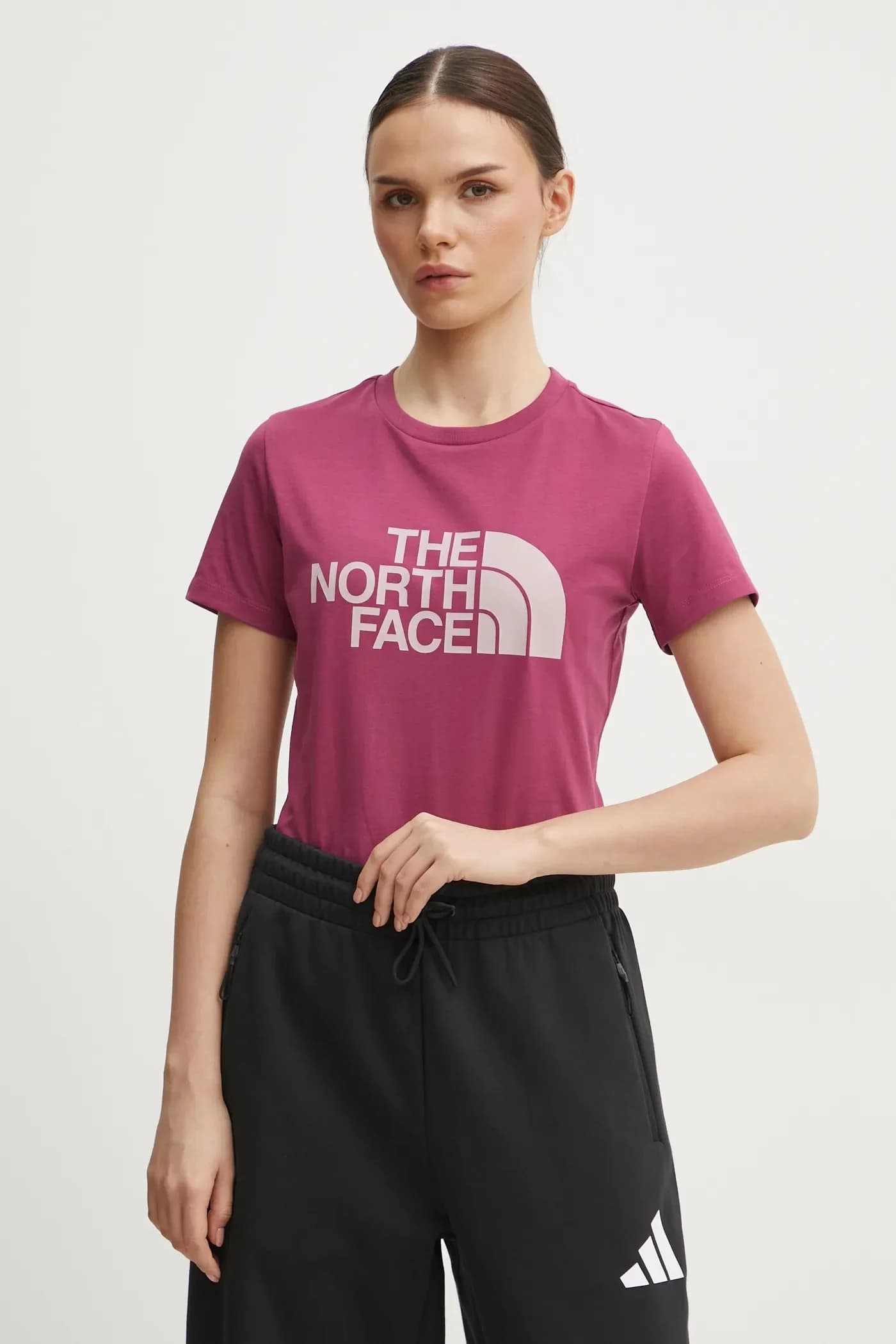 Легкая футболка