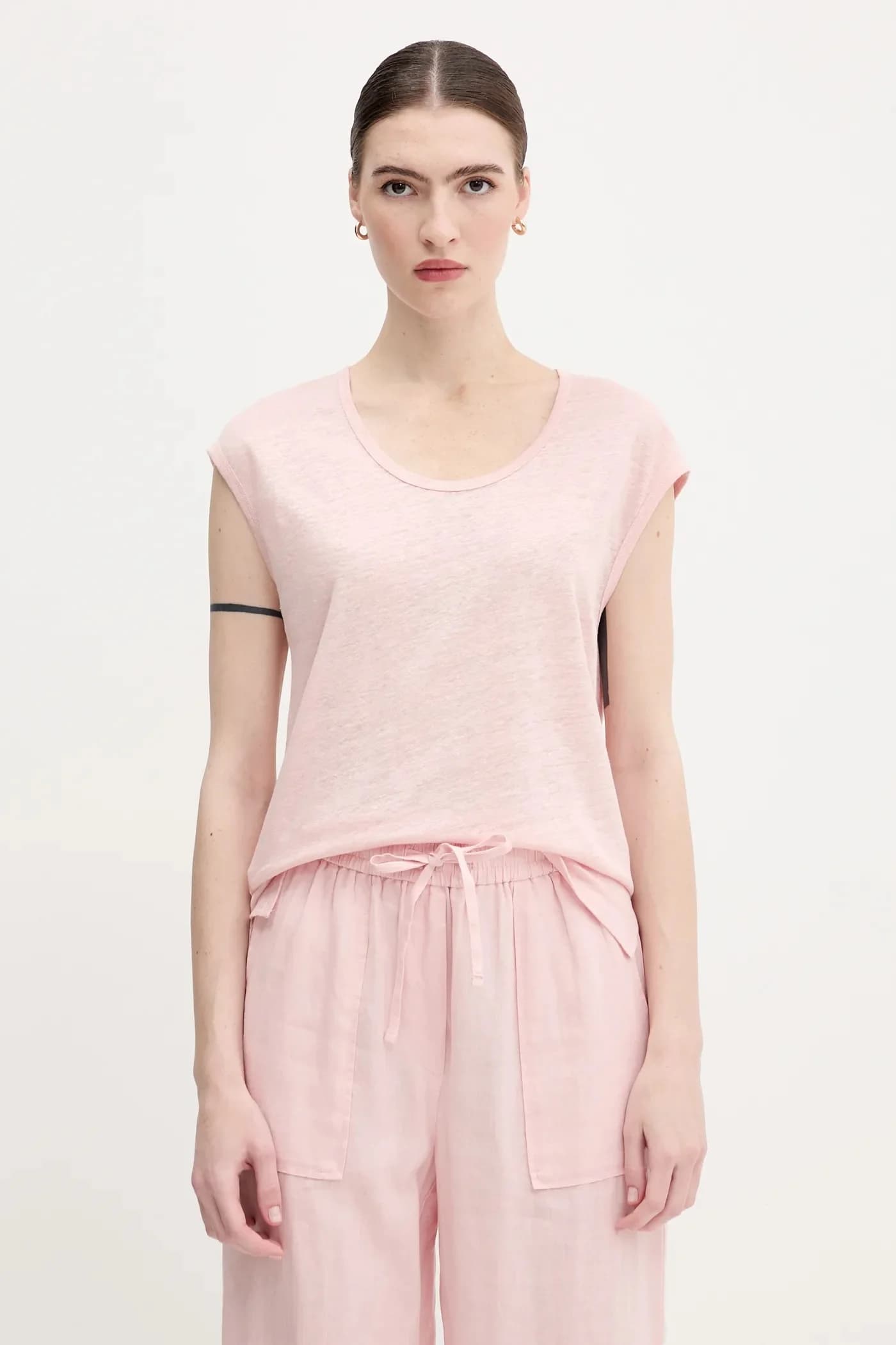 Льняная футболка