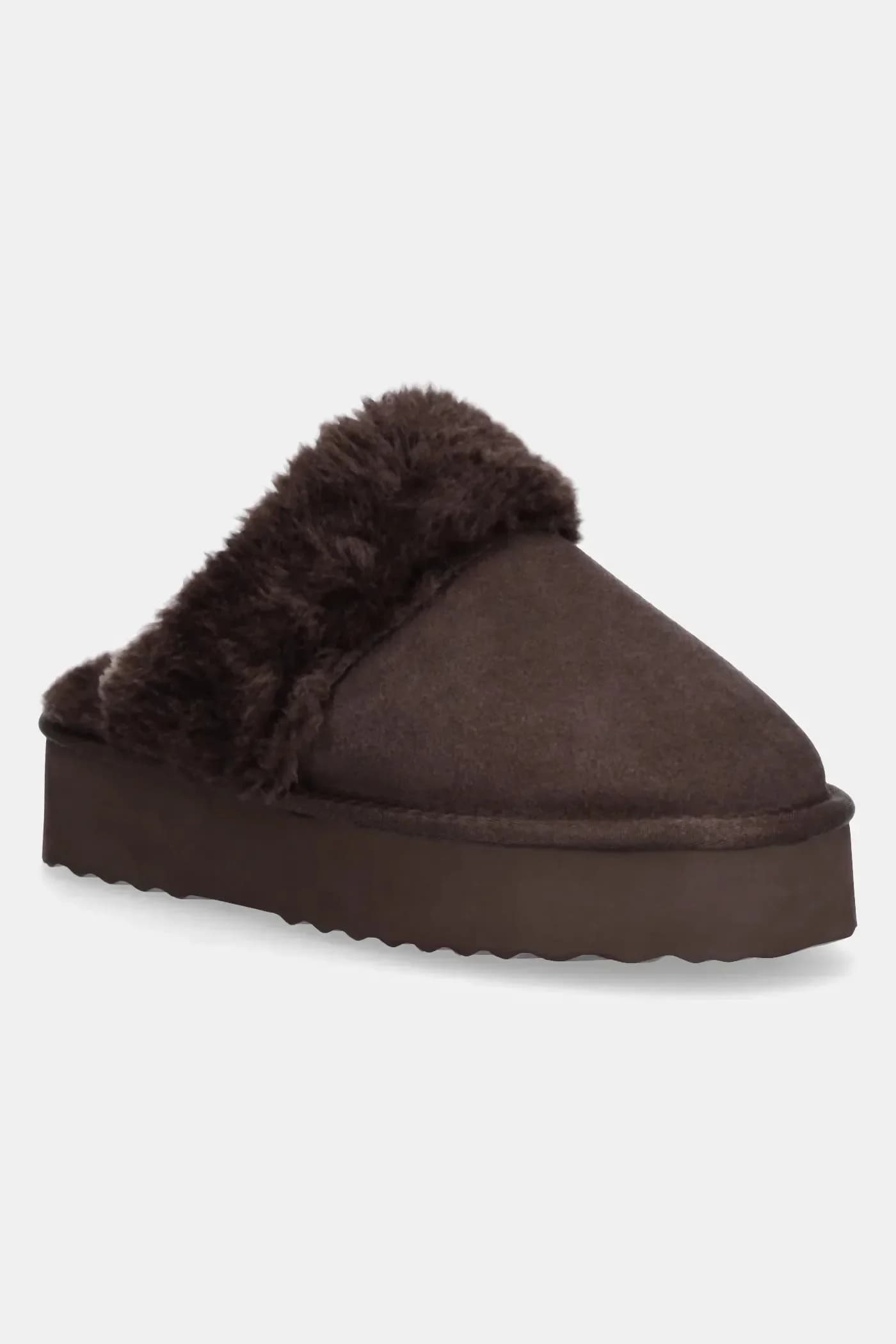 Замшевые тапочки