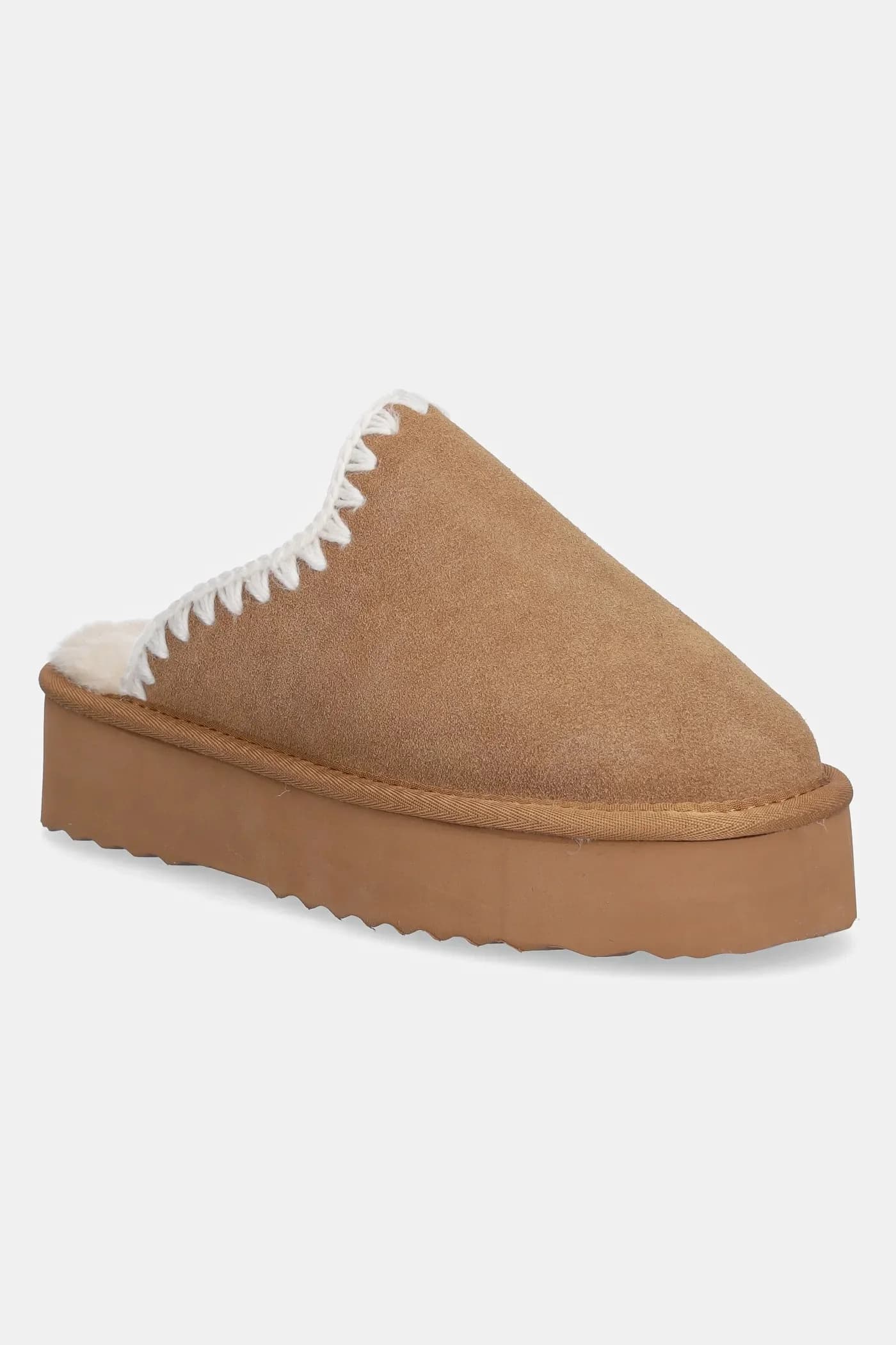 Замшевые тапочки