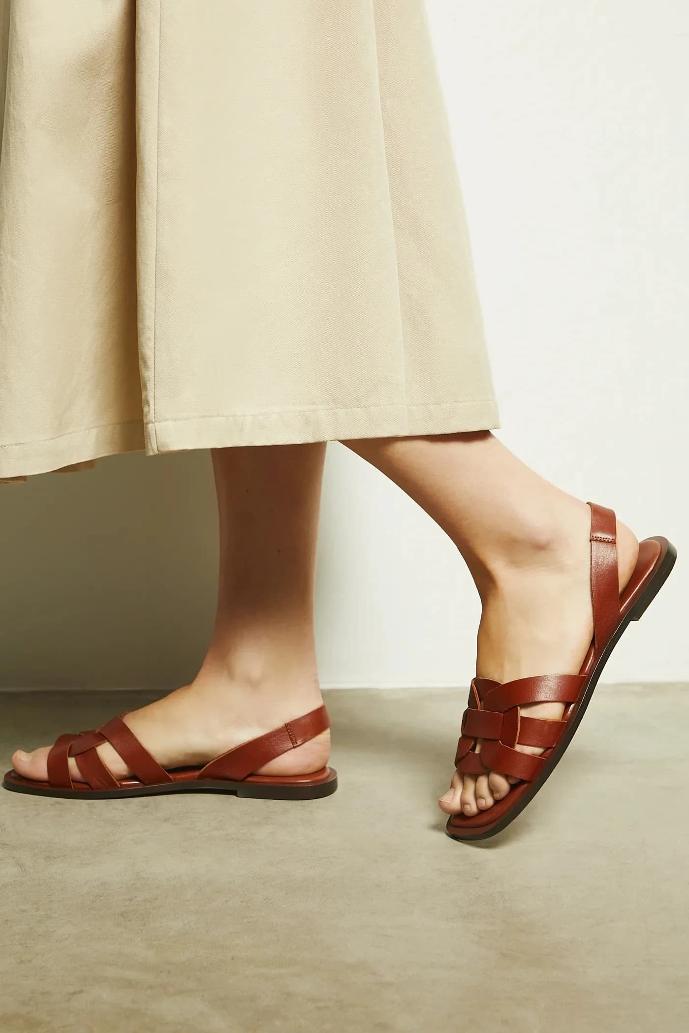 Кожаные сандалии