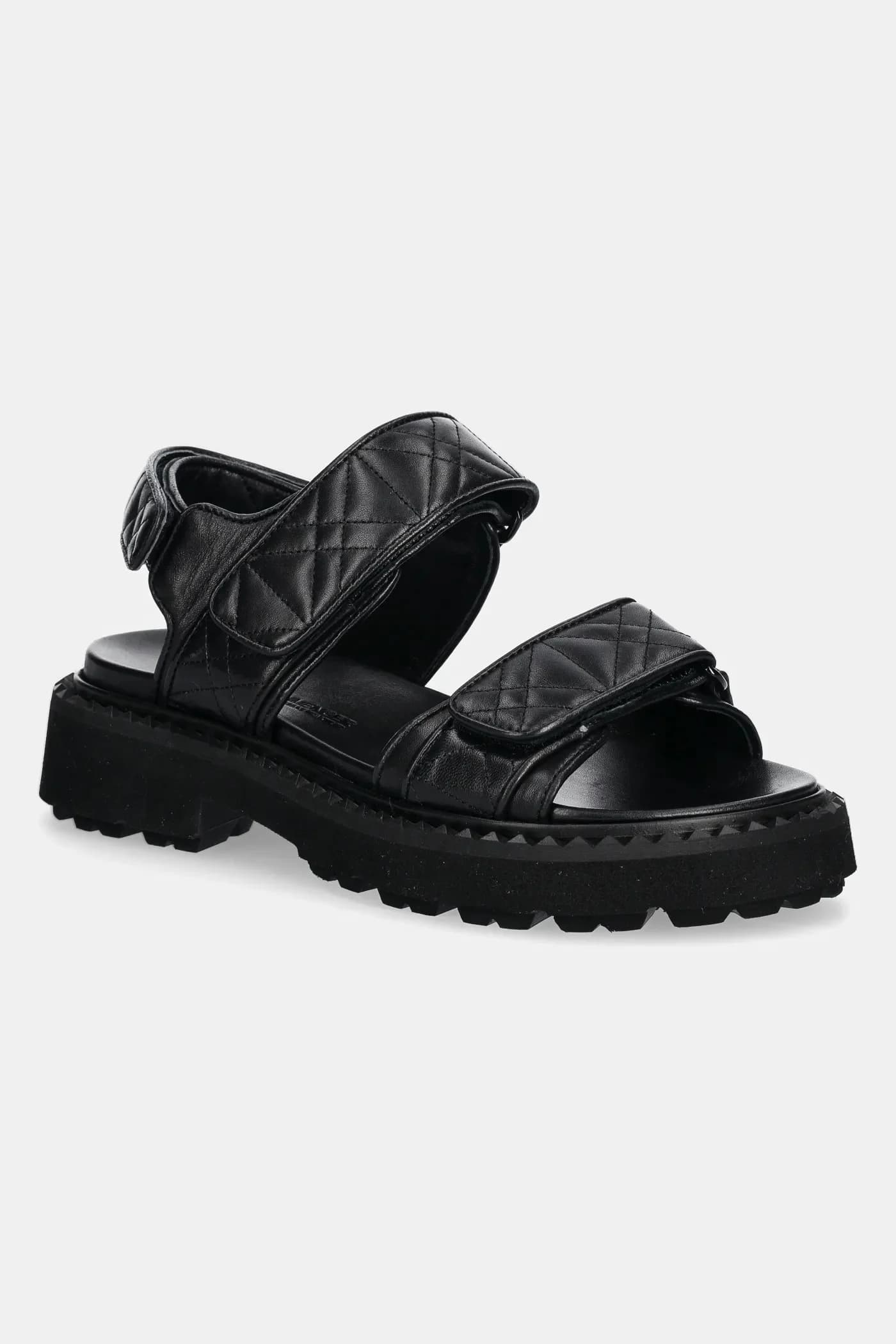 Закрытые кожаные сандалии