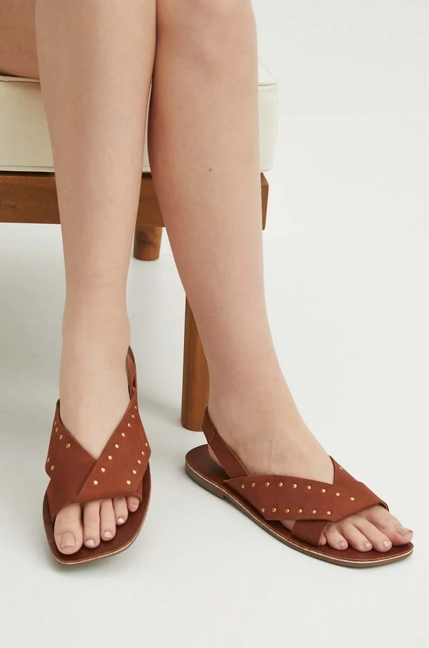 Кожаные сандалии