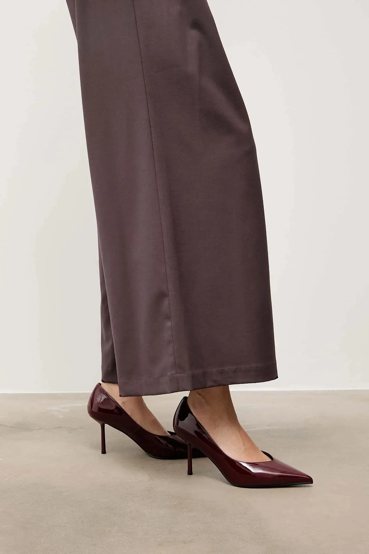 Кожаные туфли на высоком каблуке
