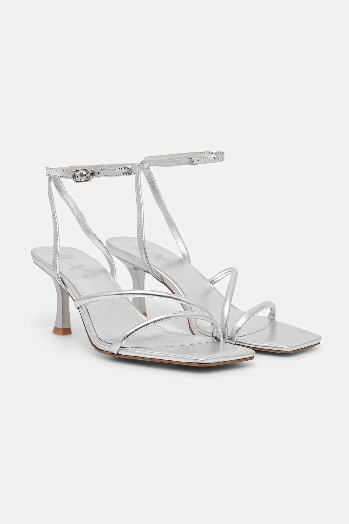 Кожаные сандалии