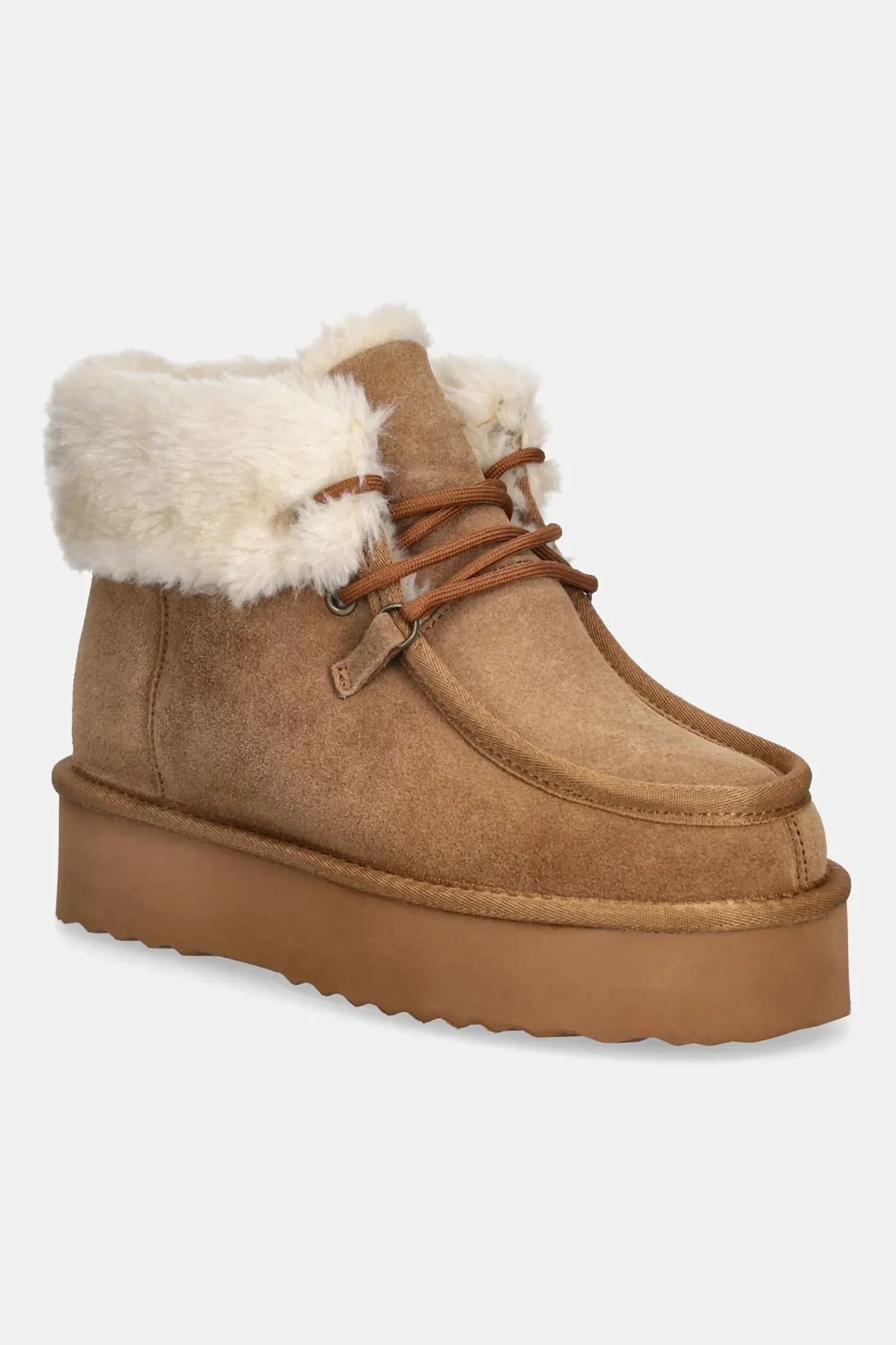 Замшевые зимние ботинки