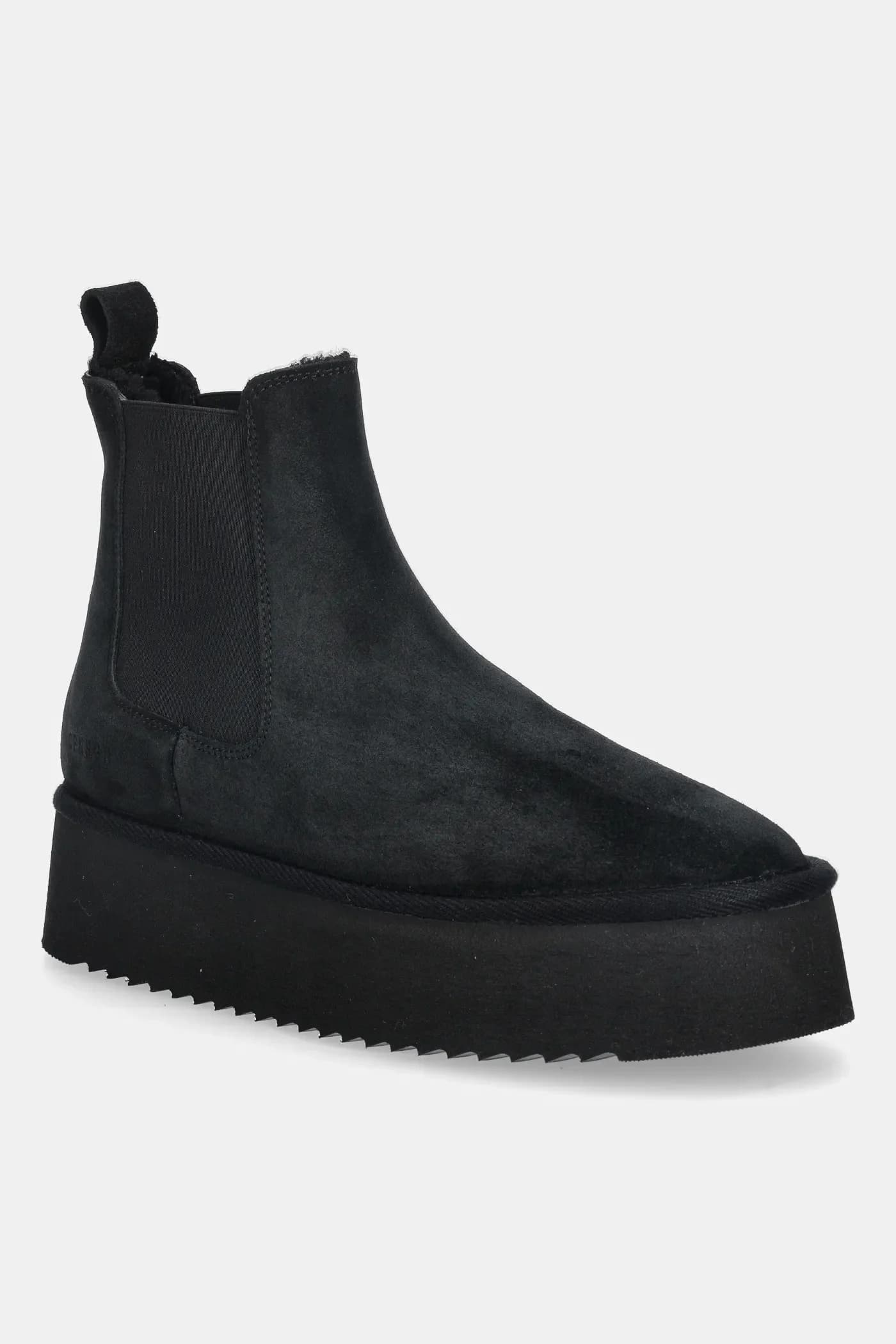 Замшевые зимние ботинки