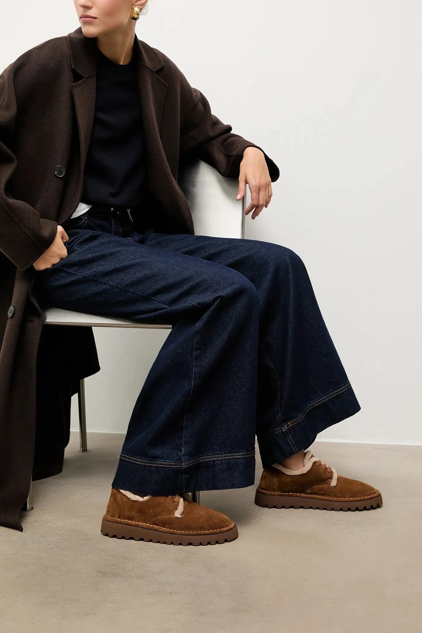 Замшевые зимние ботинки