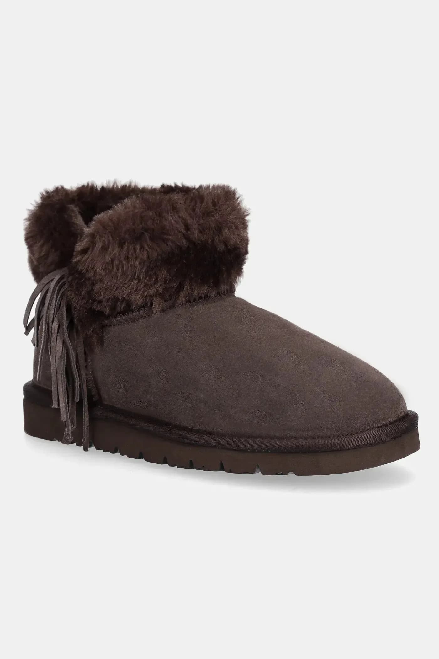 Замшевые зимние ботинки