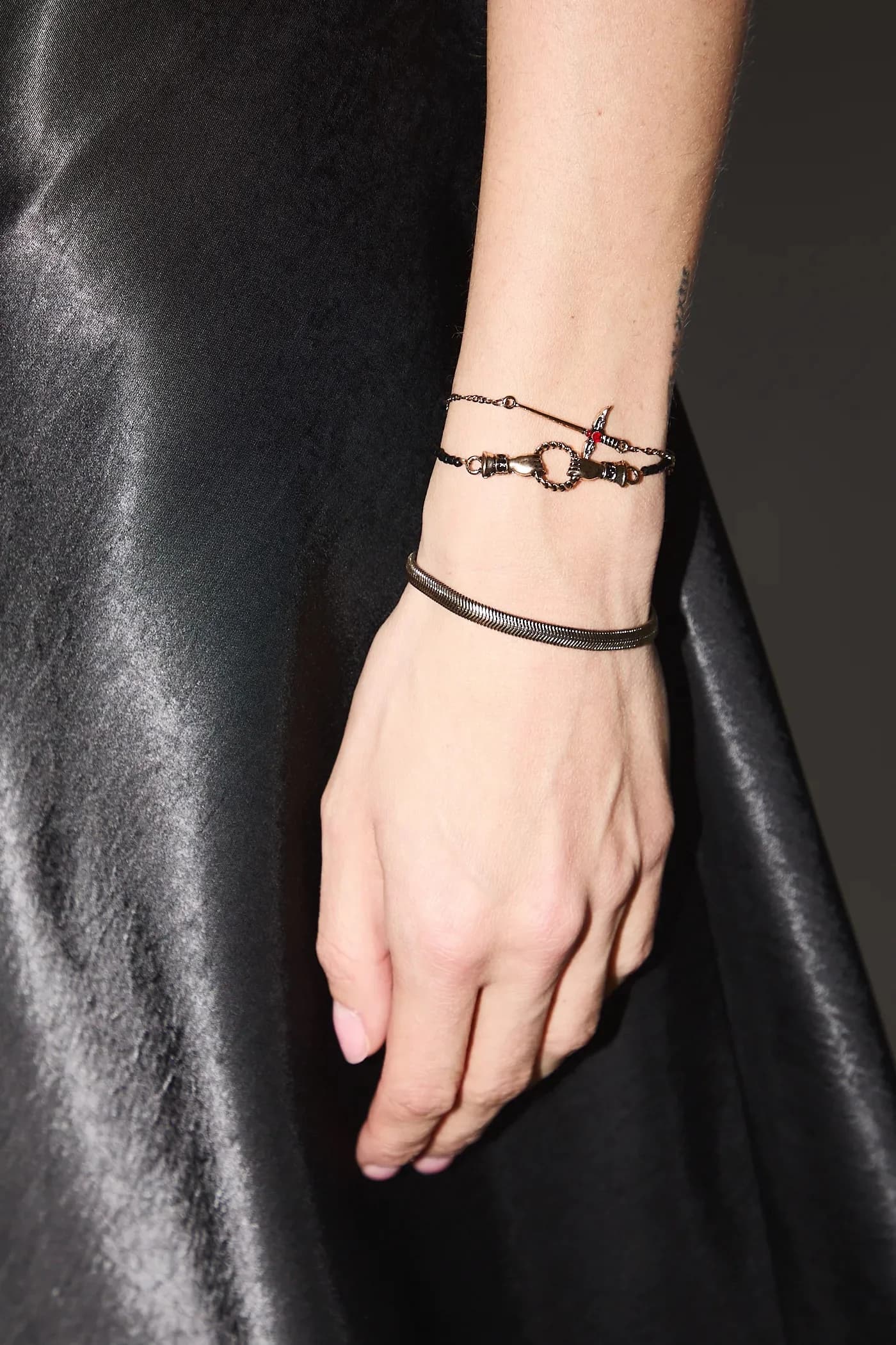 3 пары браслетов