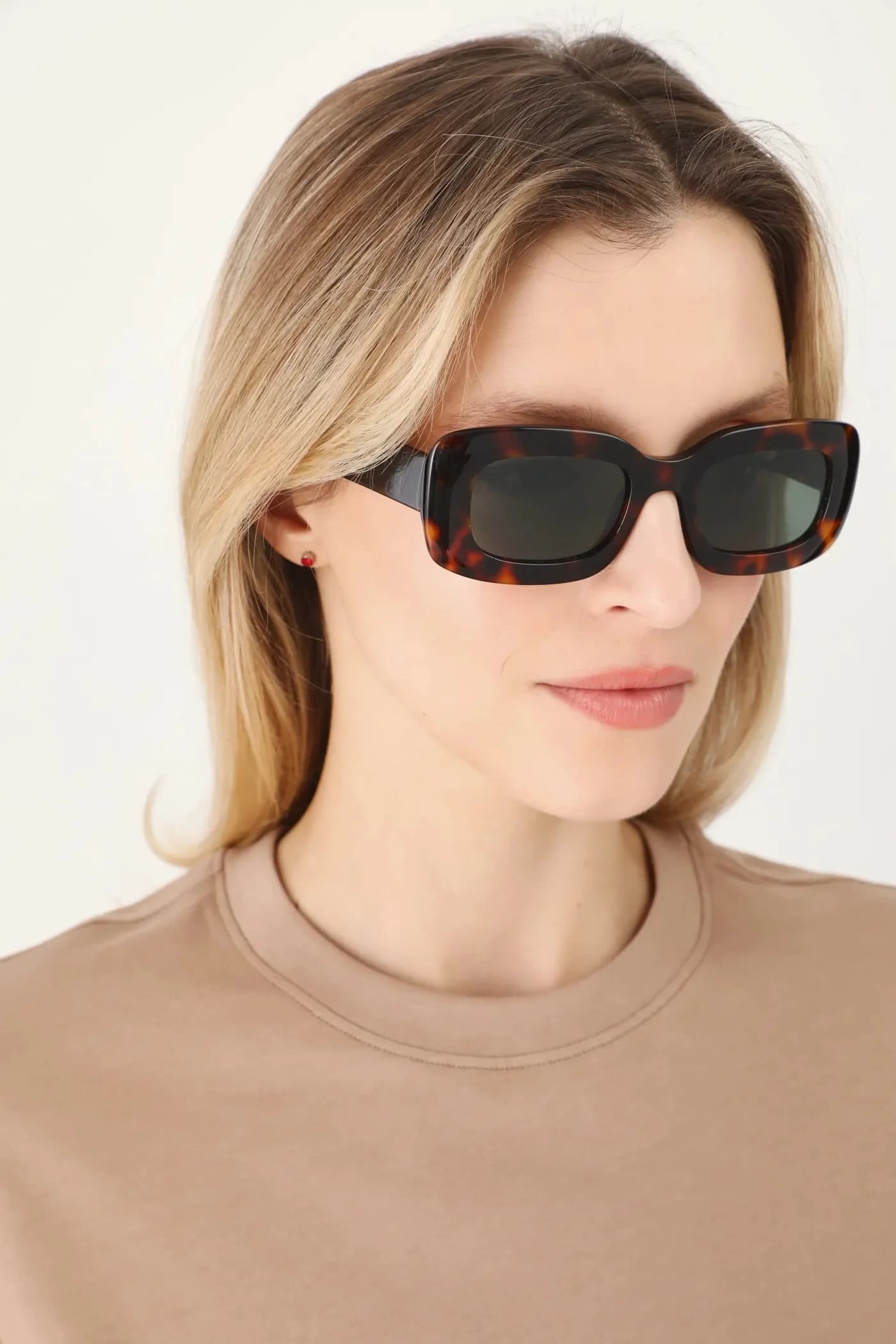 Солнцезащитные очки