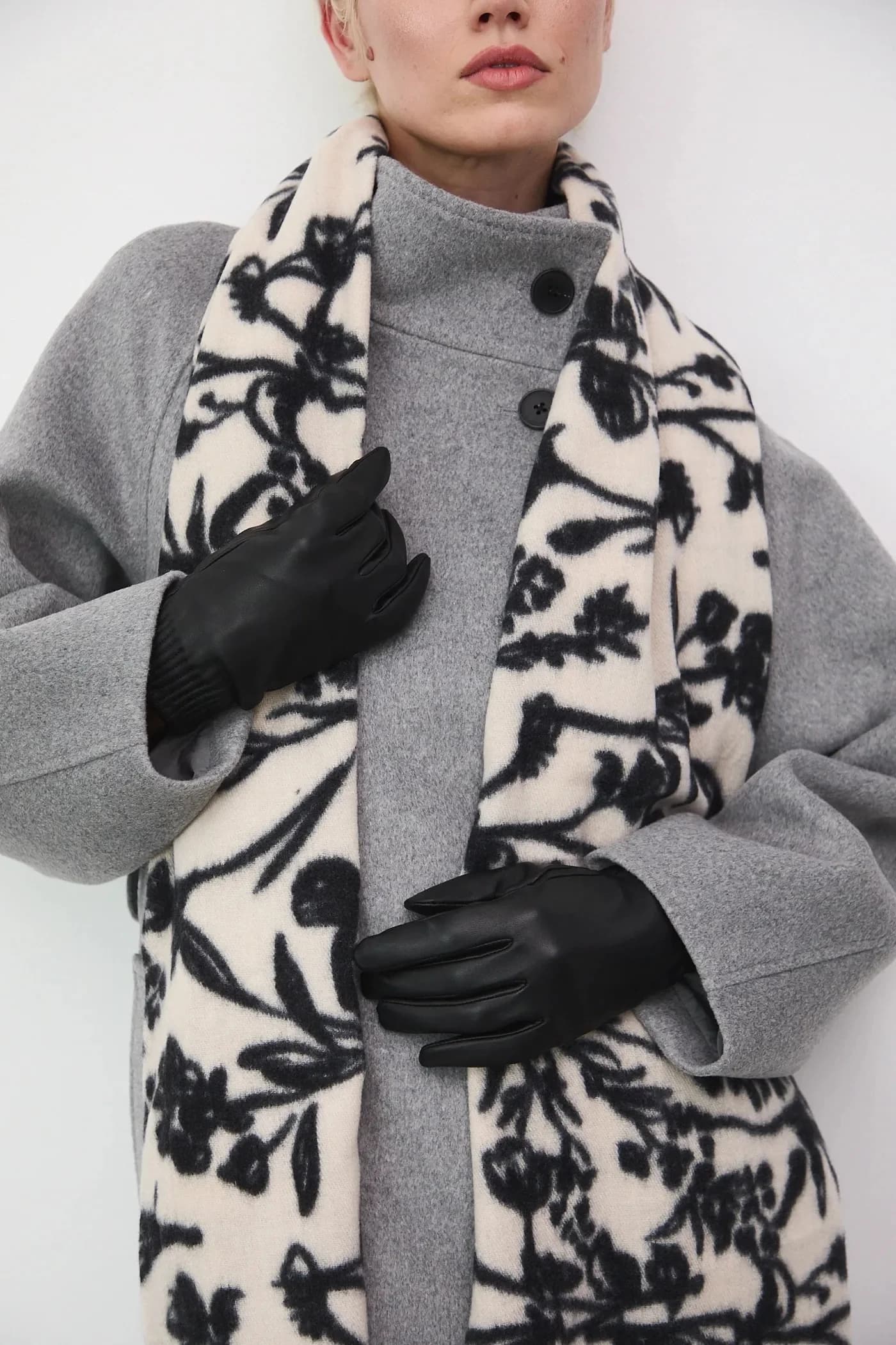 Кожаные перчатки