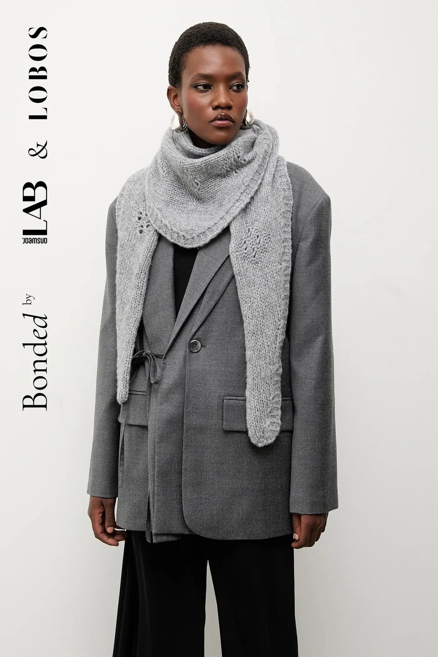 Скреплен шерстяным шарфом Answear.LAB и LOBOS.