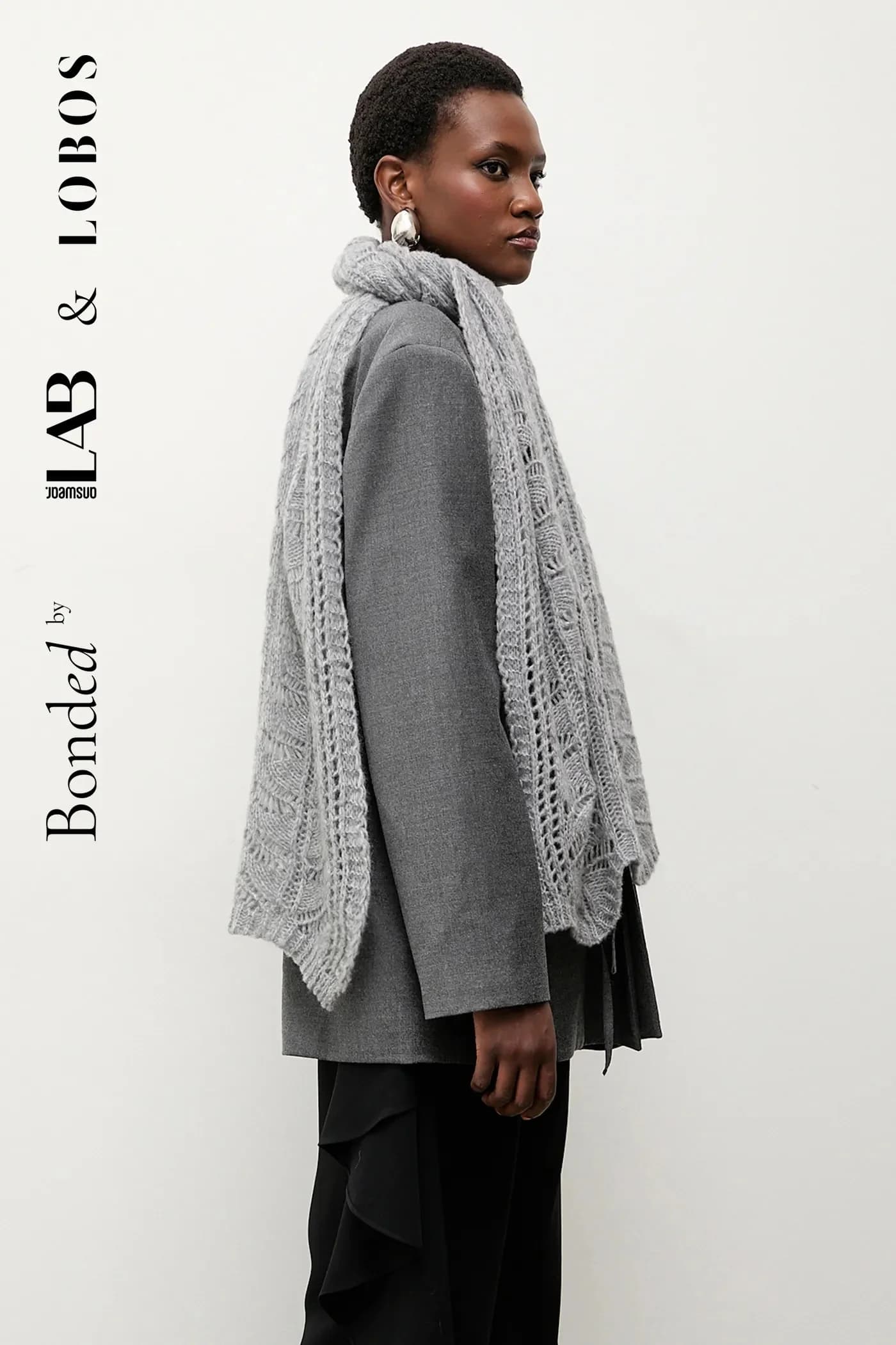 Скреплен шерстяным шарфом Answear.LAB и LOBOS.