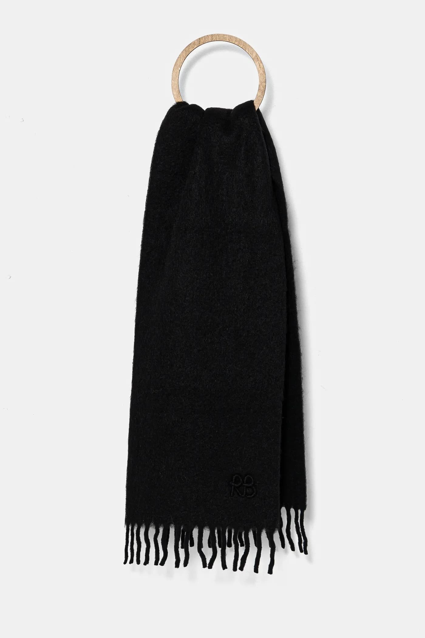 Шерстяной шарф