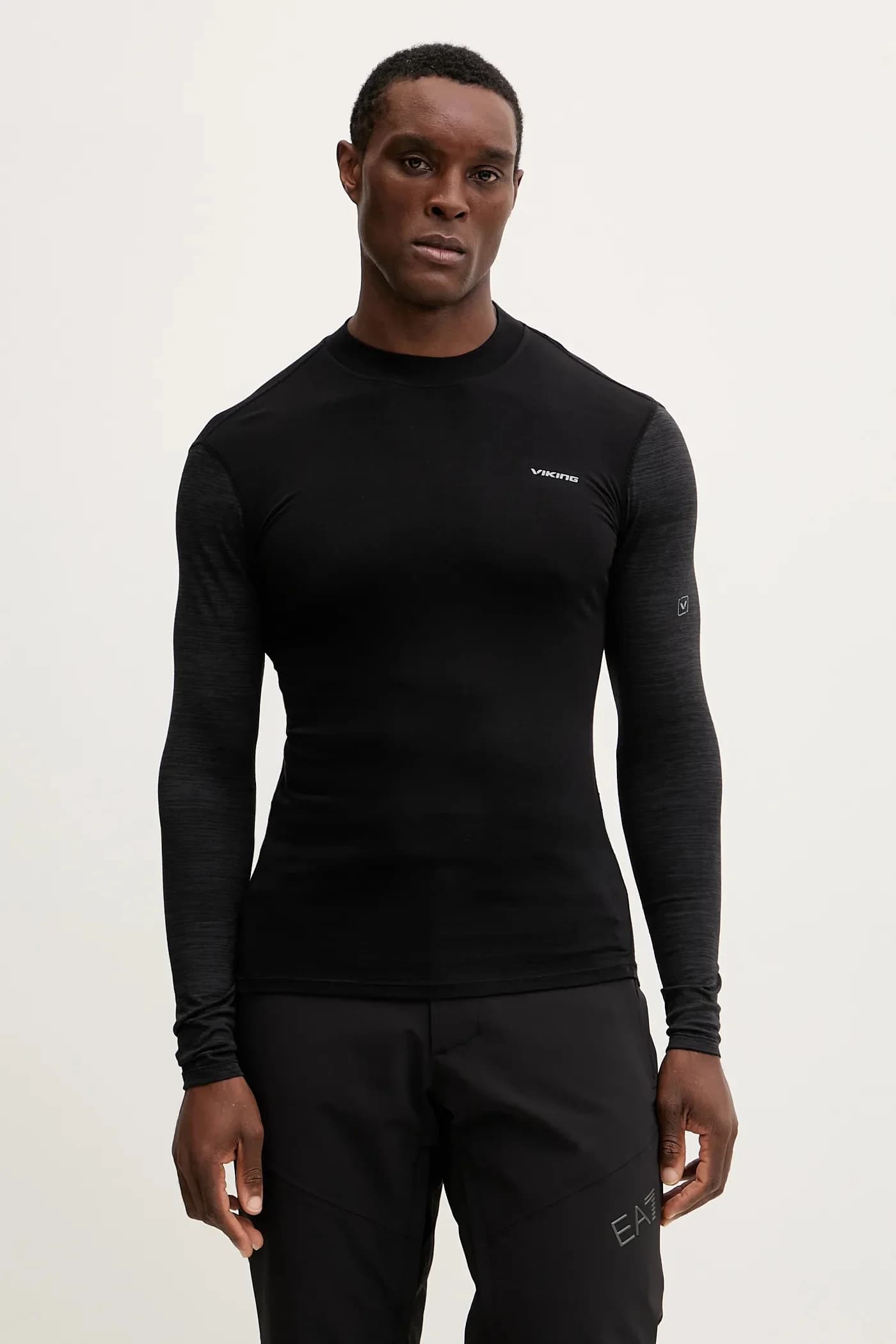 Функциональный лонгслив из шерсти Novena.