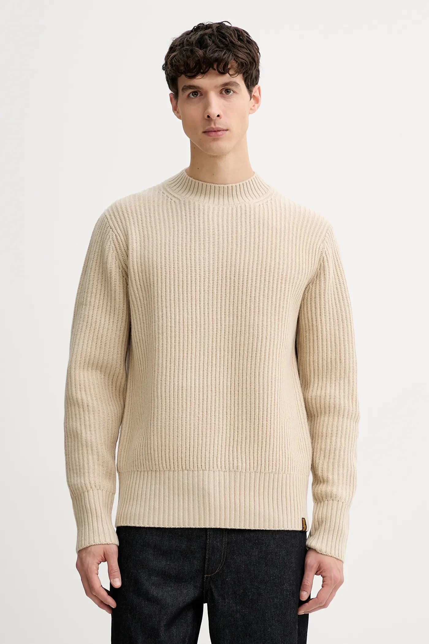 Незаменимый шерстяной свитер