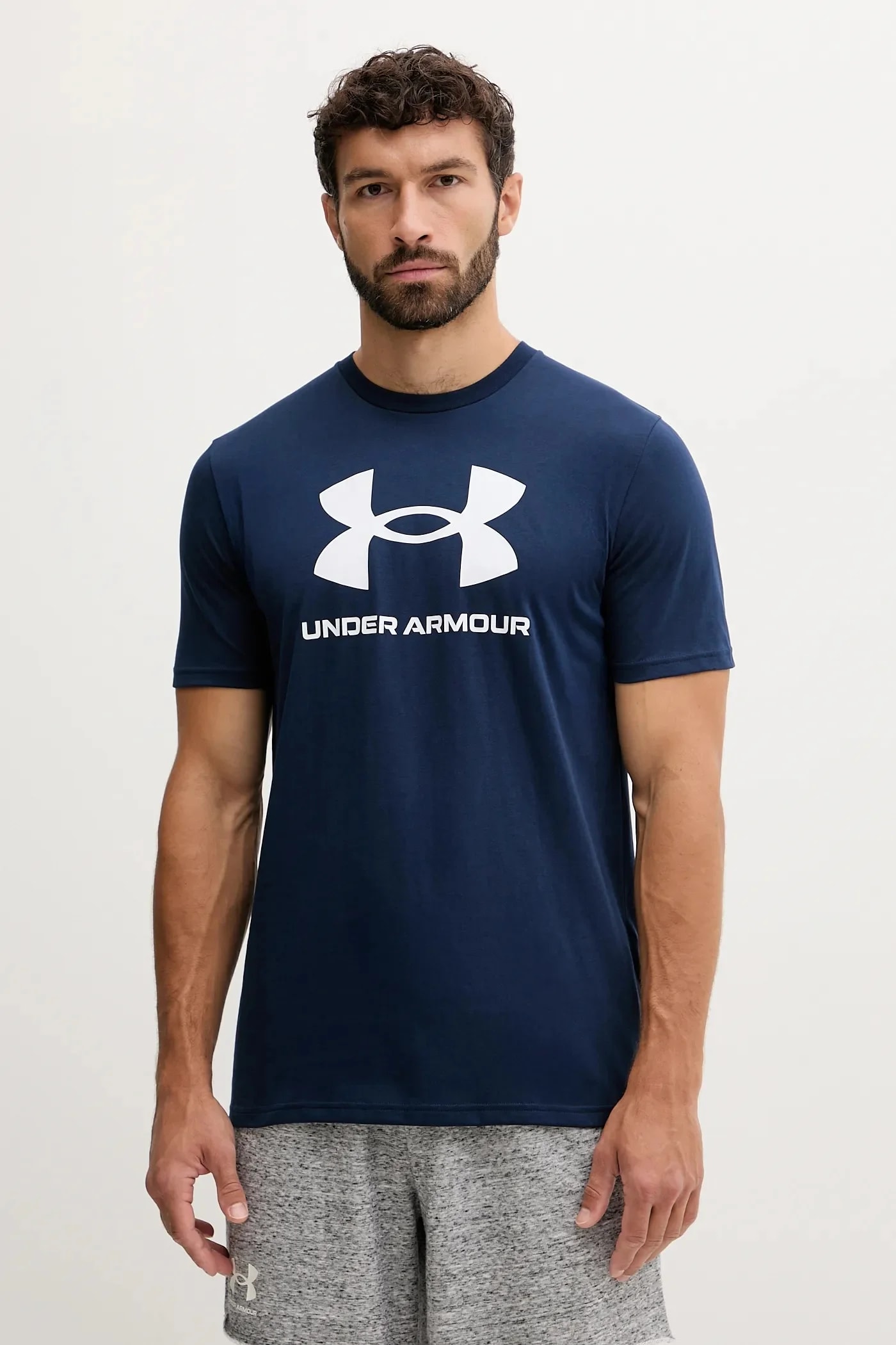 Футболка SPORTSTYLE с логотипом