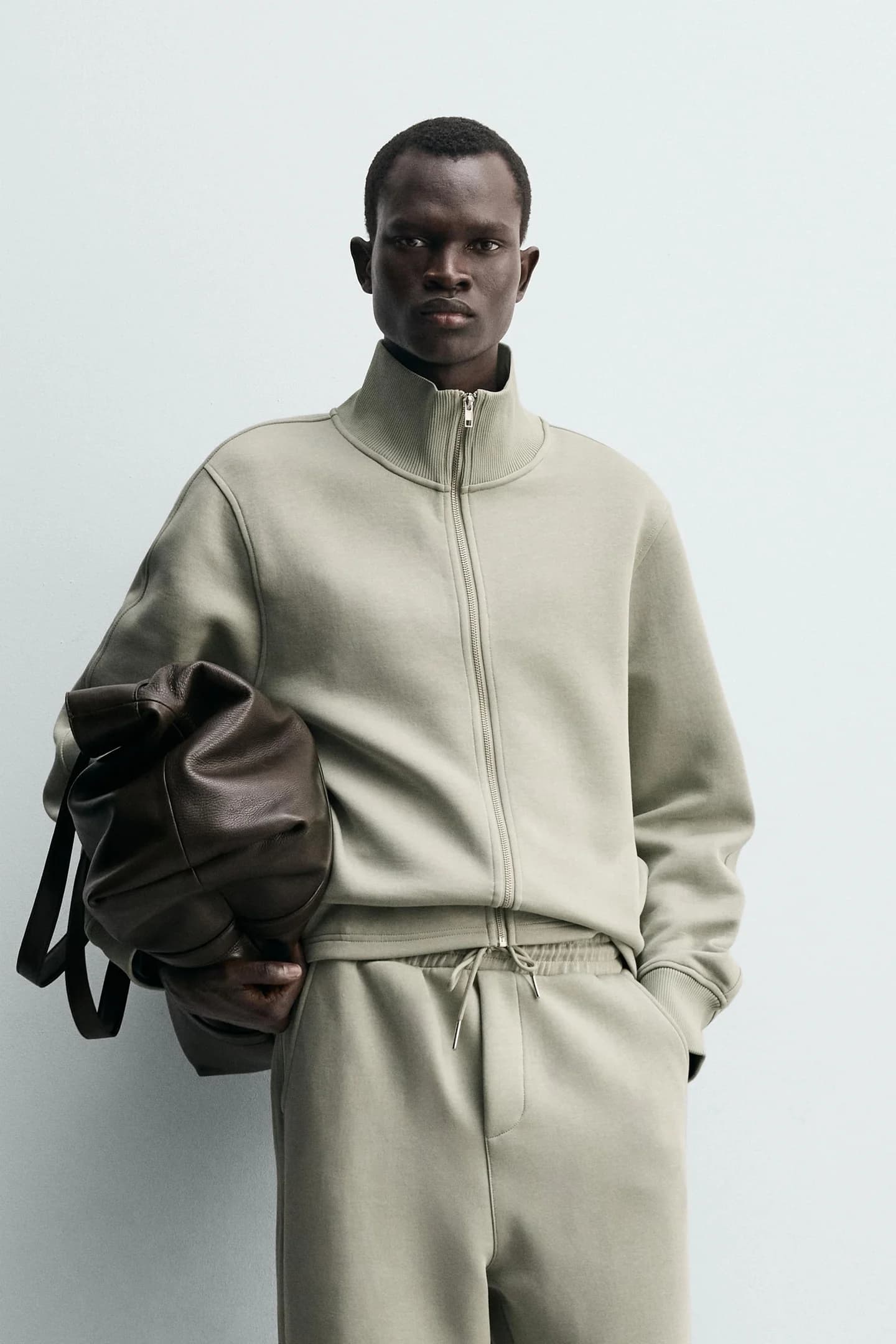 СВИТШОТ НА МОЛНИИ ИЗ ТКАНИ ИНТЕРЛОК