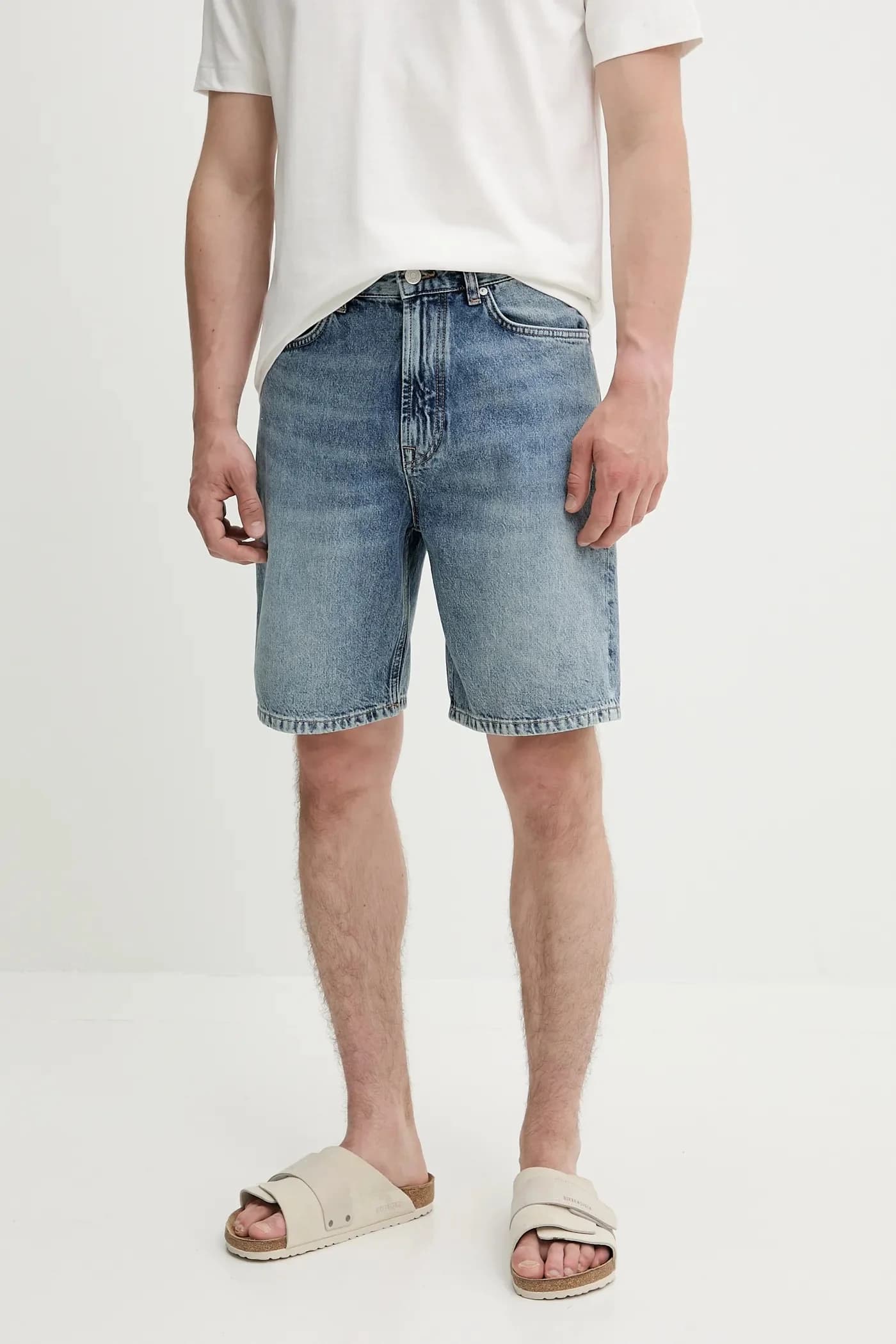 Джинсовые шорты