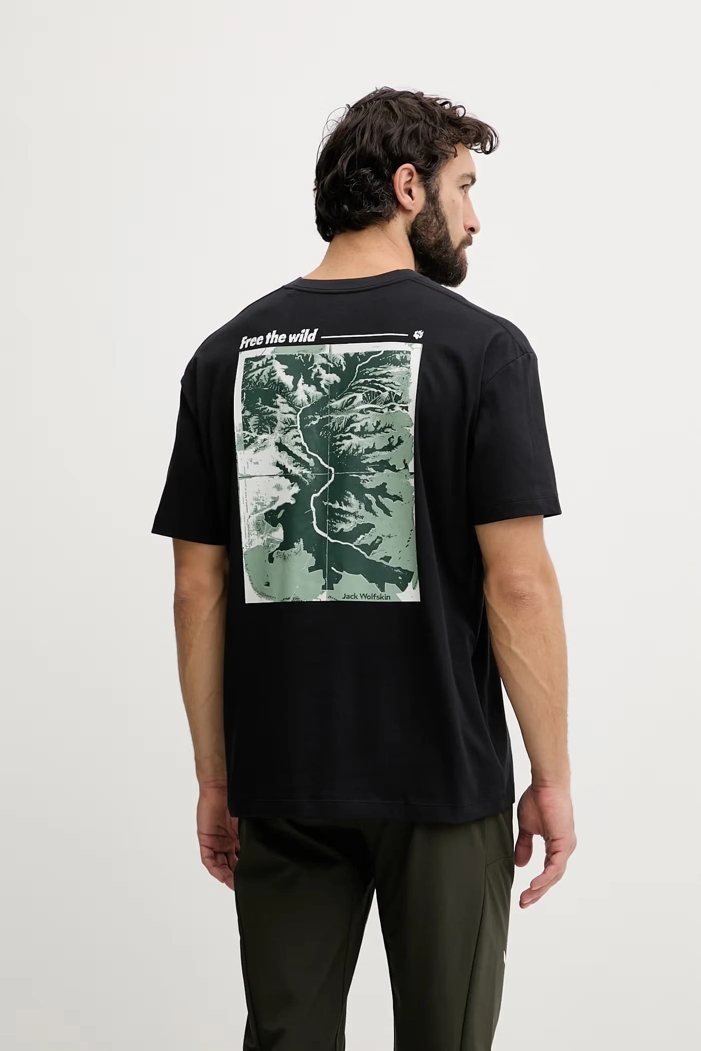 Уверенная мужская футболка из хлопка