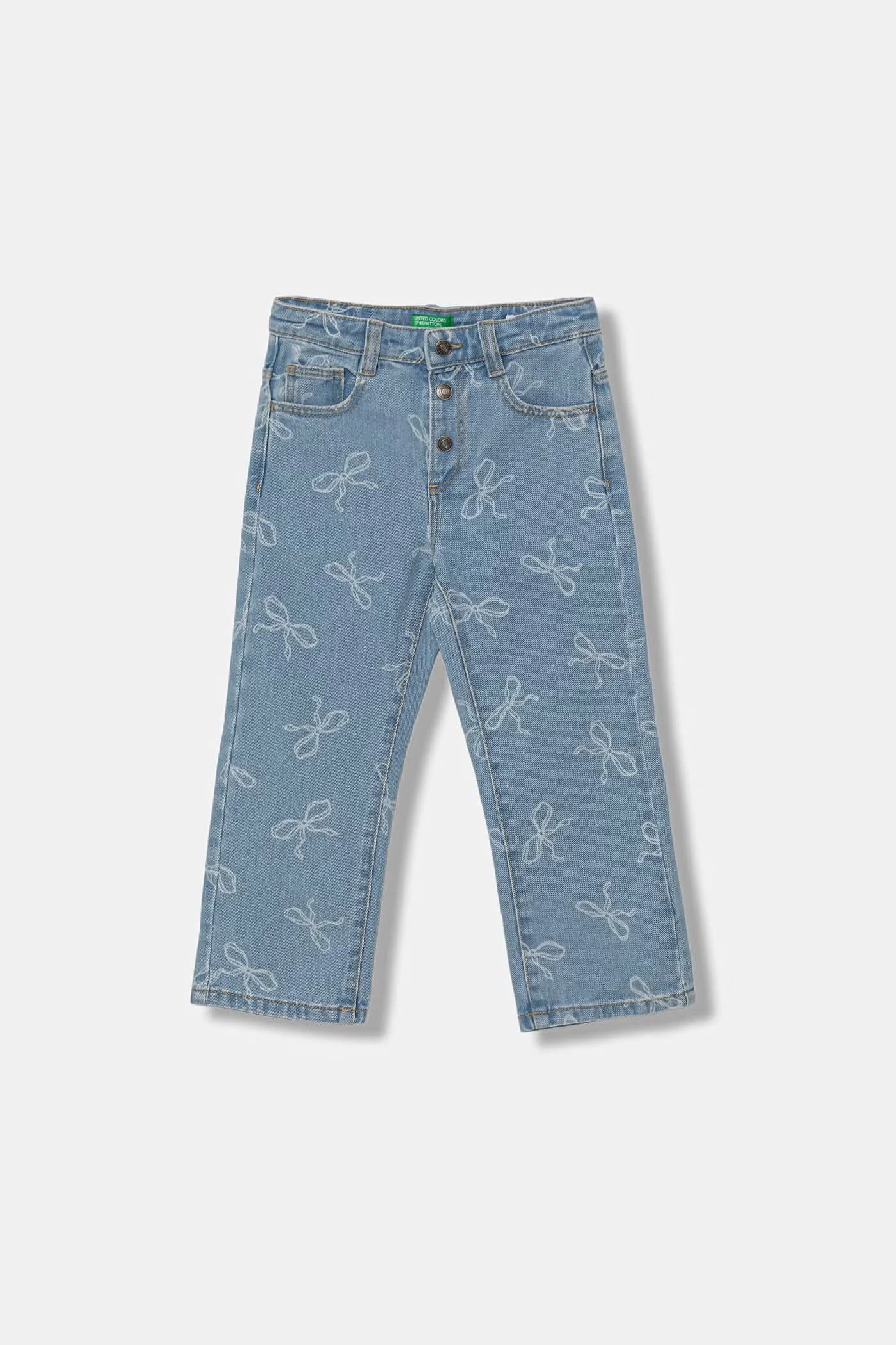 Детские прямые джинсы.