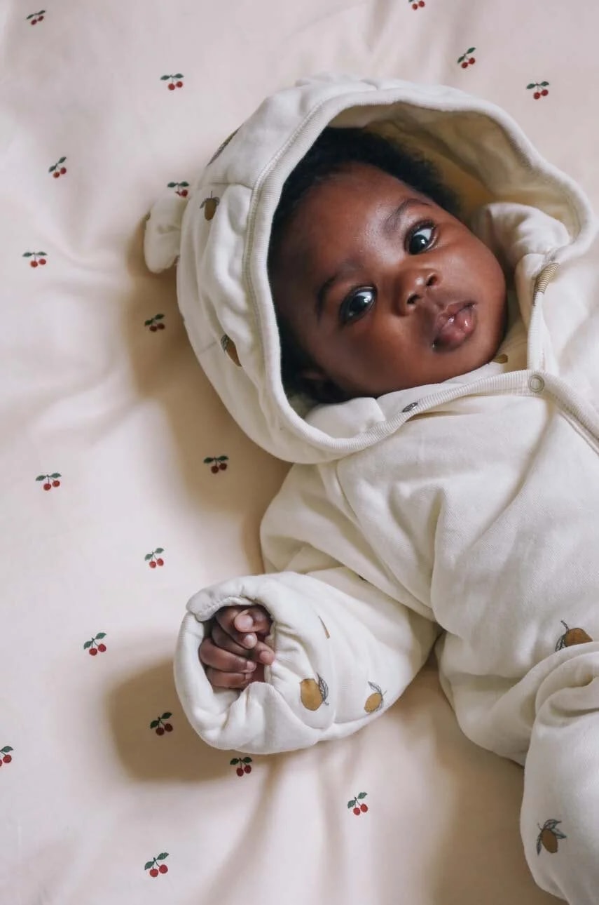 Хлопковый комбинезон для новорожденных NEWBORN ONESIE С КАПЮШОНОМ