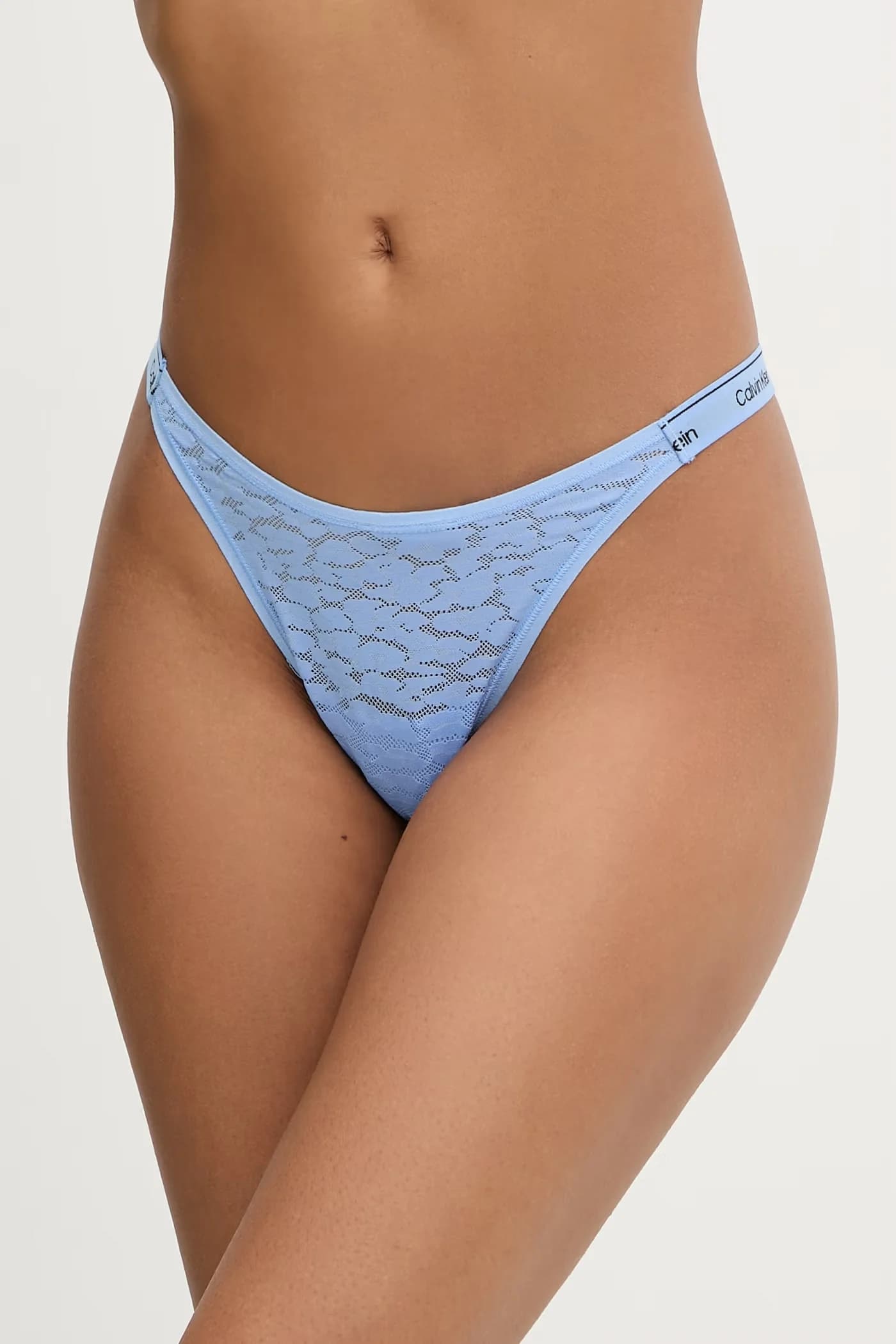 Женские кружевные стринги