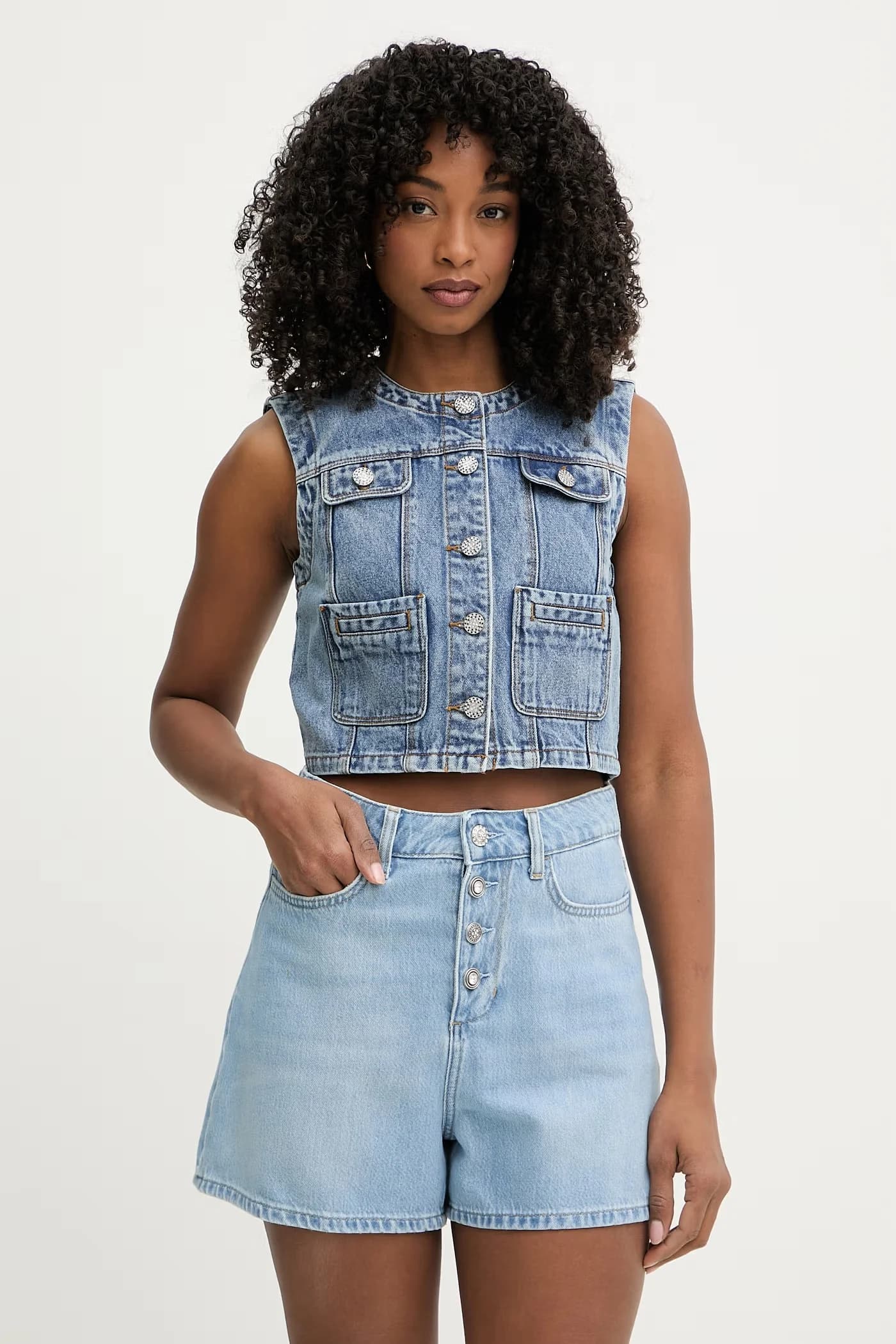 Женский джинсовый жилет