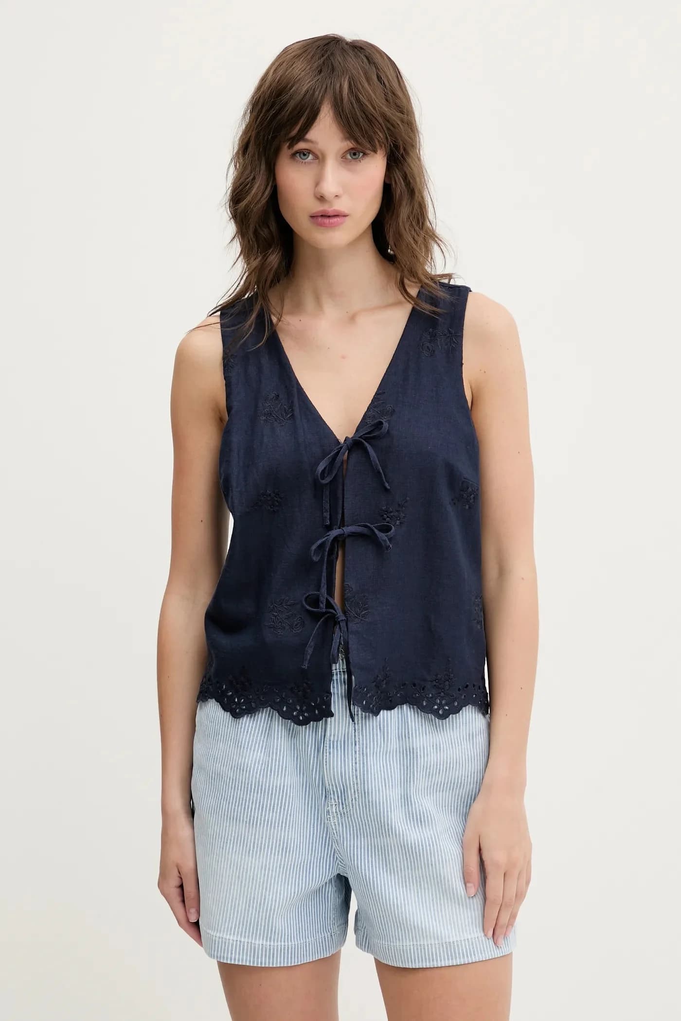 Льняной жилет