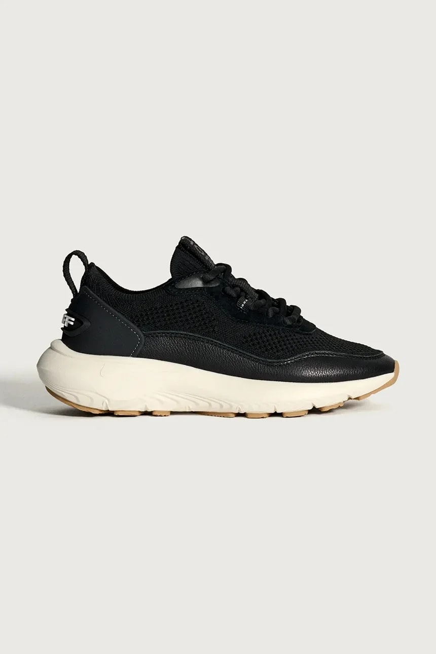 Женские кожаные кроссовки TRAVELER BLACK