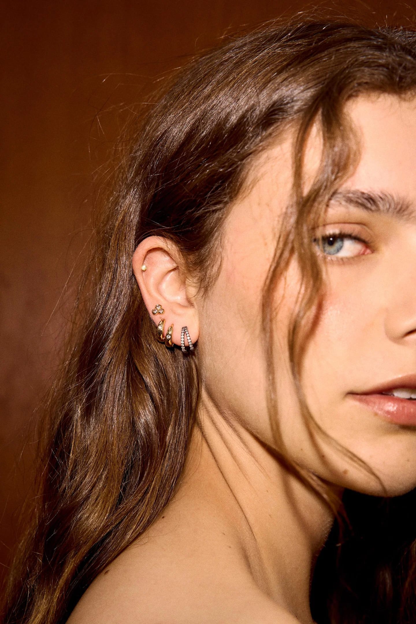 НАБОР МАЛЕНЬКИХ СЕРЬГ ХМЕЛЯ С ЮВЕЛИРНЫМ ОТДЕЛЕНИЕМ