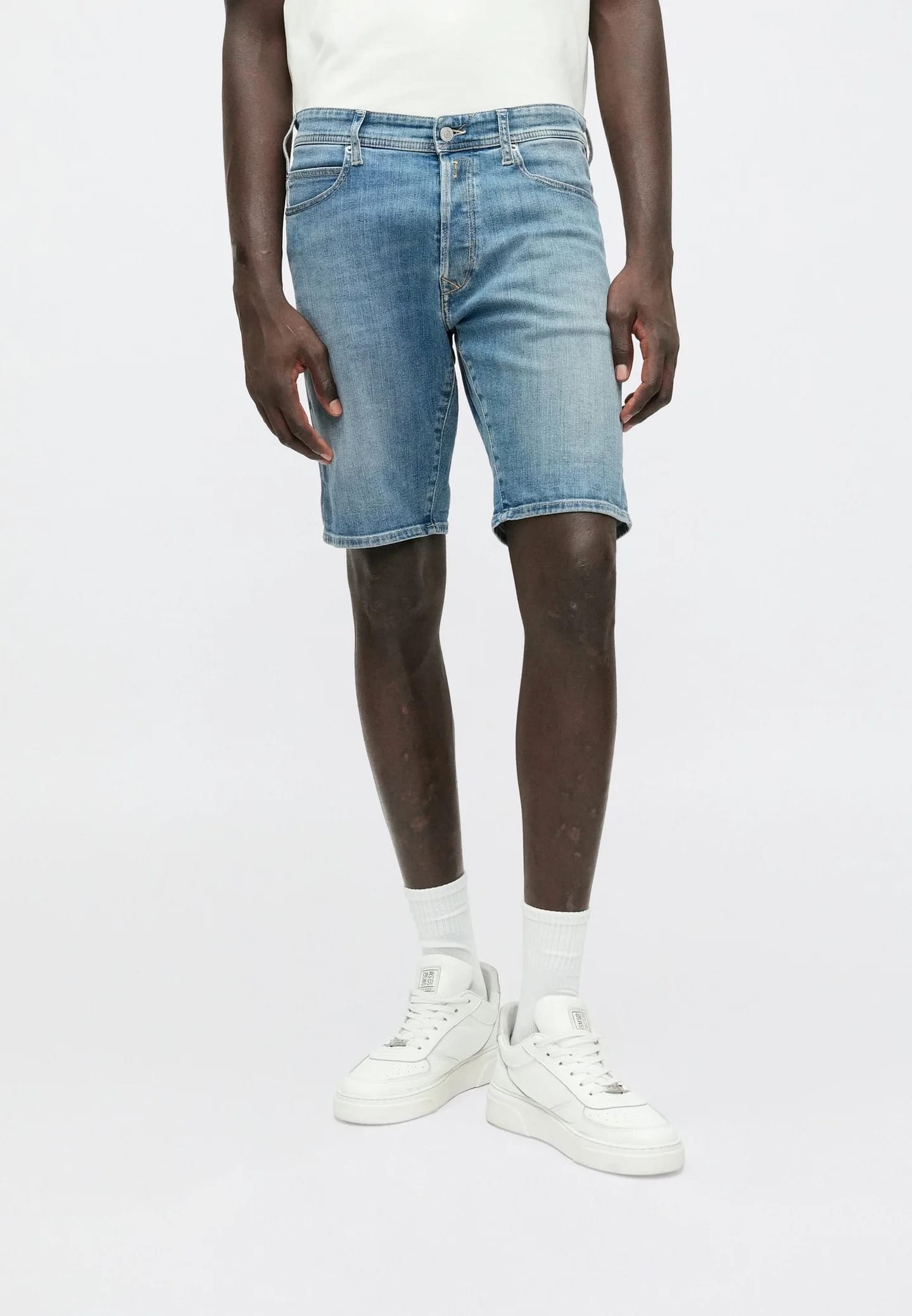 TAPERED DENIM SHORTS - Джинсовые шорты
