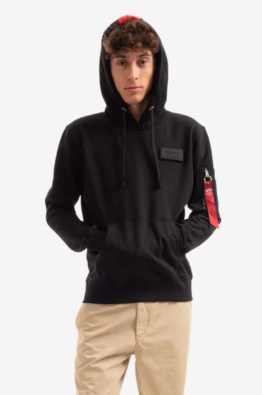 Толстовка в красную полоску