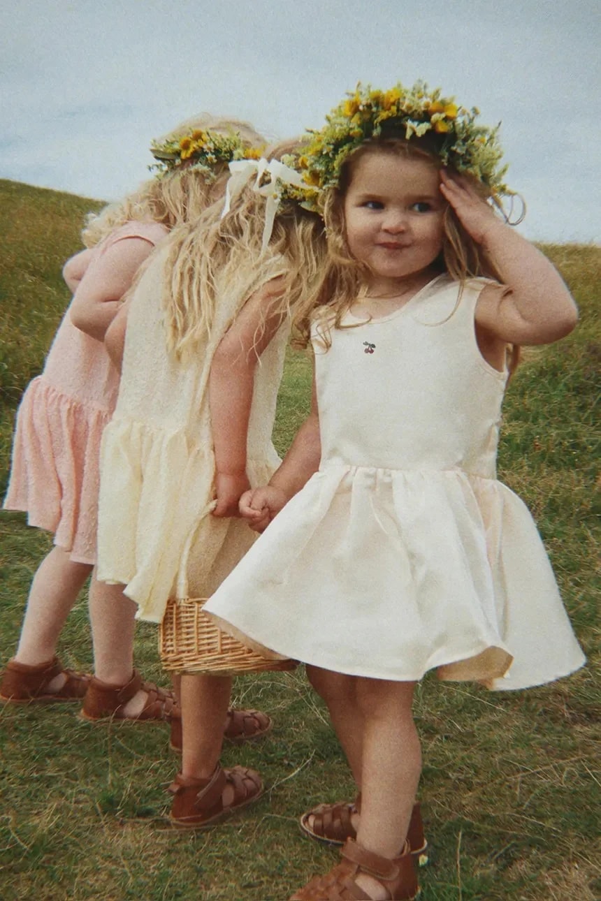 BELLIS DRESS Расклешенное платье GRS
