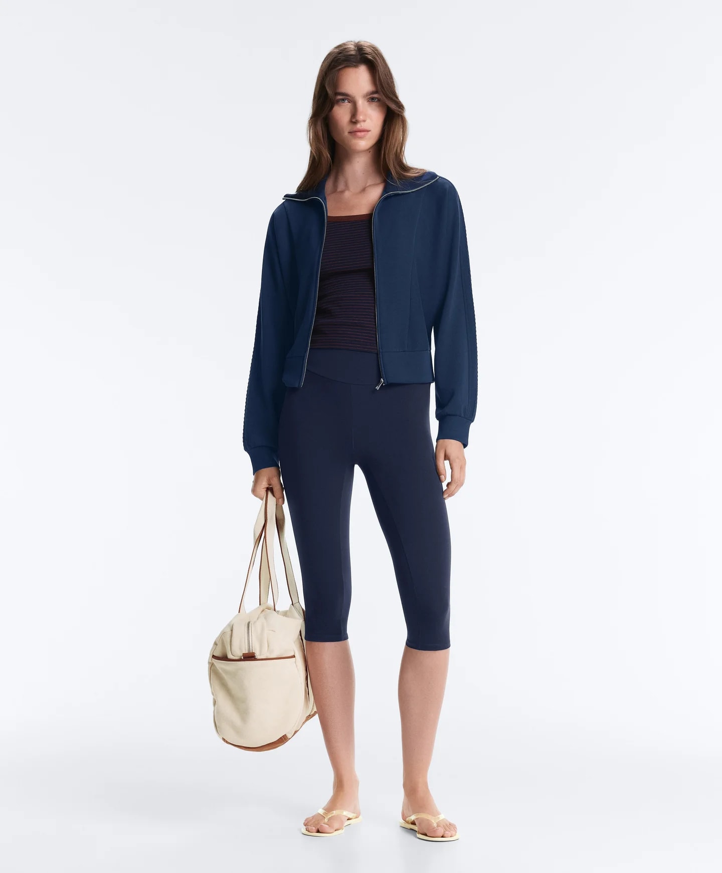 Синий Total Look простого кроя из приятного на ощупь модала.